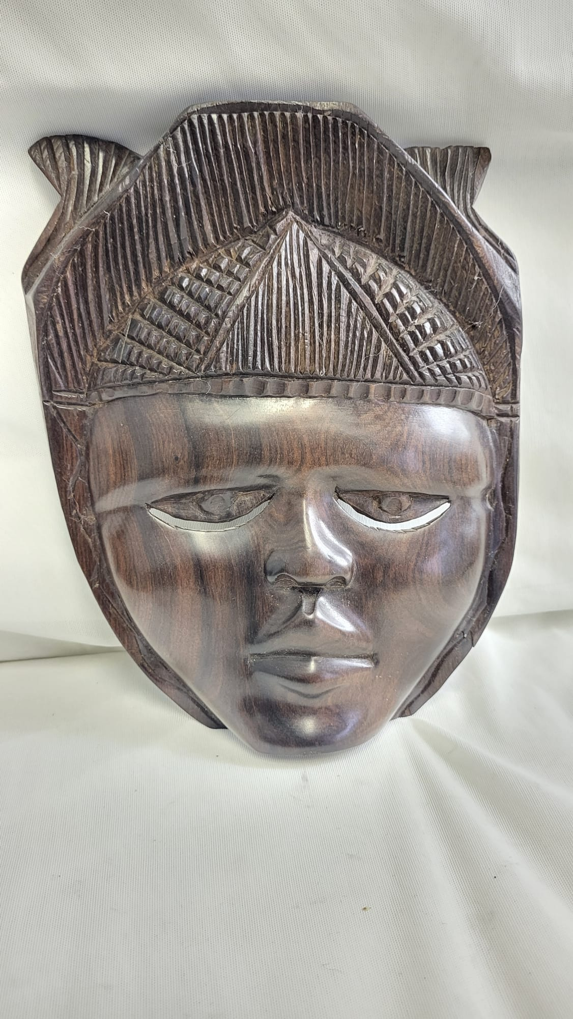 Voir photo 7 de Masque Africain sculpté bois à suspendre Masque Africain sculpté bois à suspendre État correct reconditionné photo 7