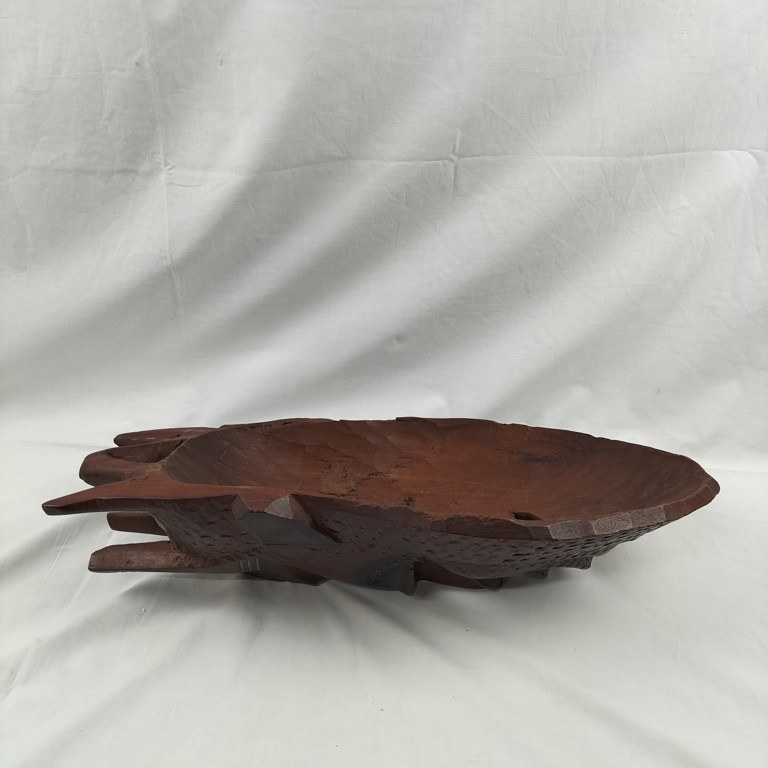 Voir photo 9 de Masque africain traditionnel du Sénégal en bois d’ébène – Pièce artisanale sculptée et peinte à la main Masque africain traditionnel du Sénégal en bois d’ébène – Pièce artisanale sculptée et peinte à la main Bon état reconditionné photo 9
