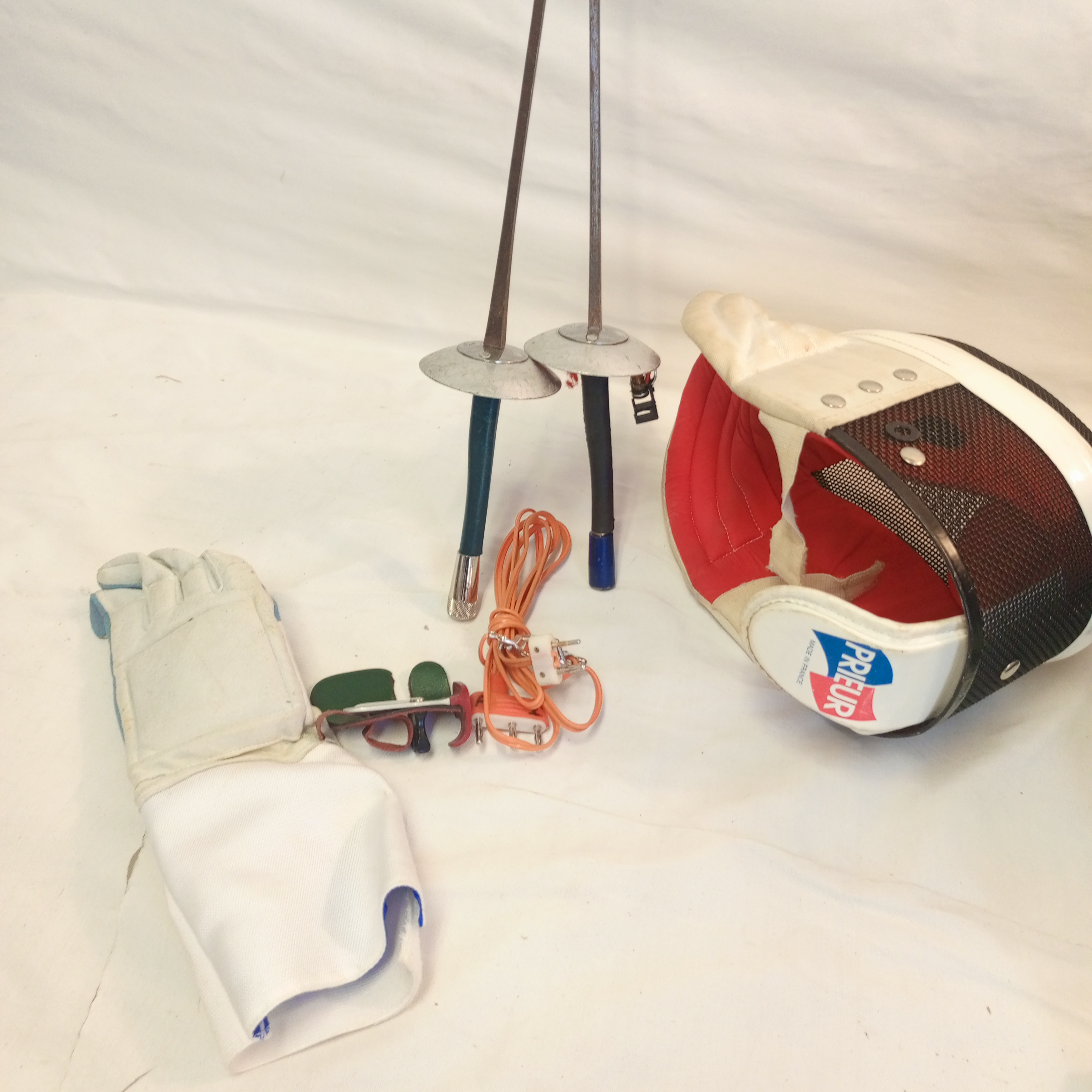 Voir photo 3 de Masque Casque d'escrime et gant, Fleuret×2 Masque Casque d'escrime et gant, Fleuret×2 État correct reconditionné photo 3