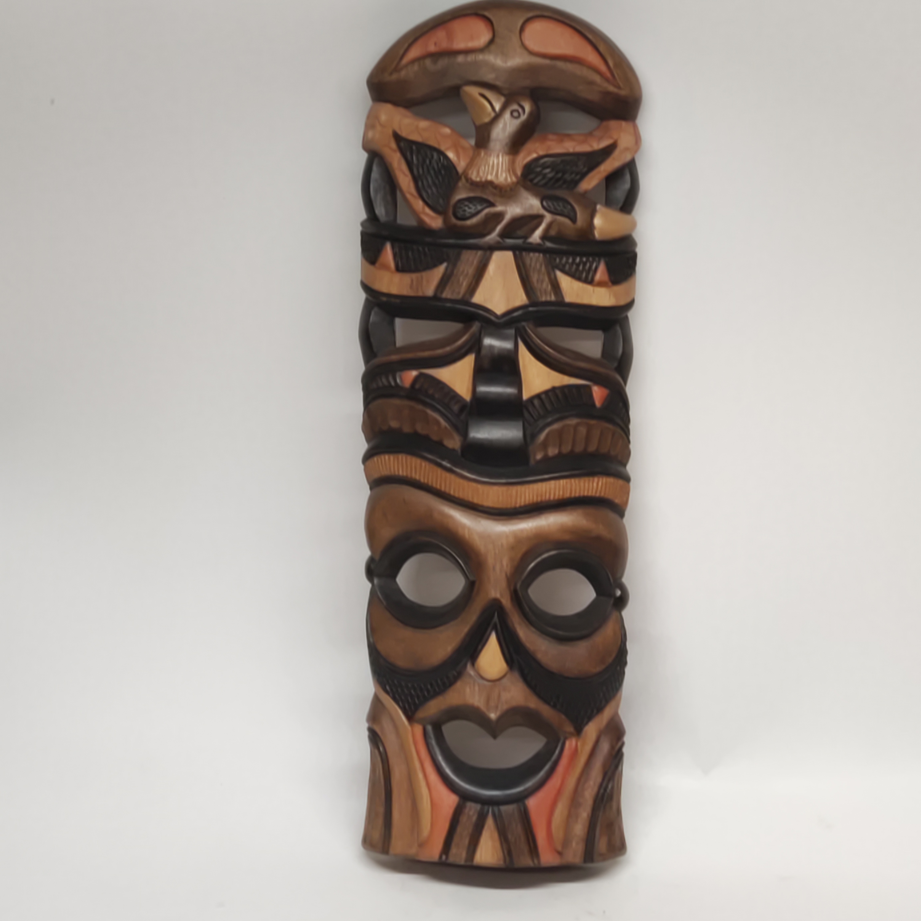 masque en bois - déco mural Bon état - 12,00 € masque en bois - déco mural Bon état reconditionné disponible sur Label Emmaüs