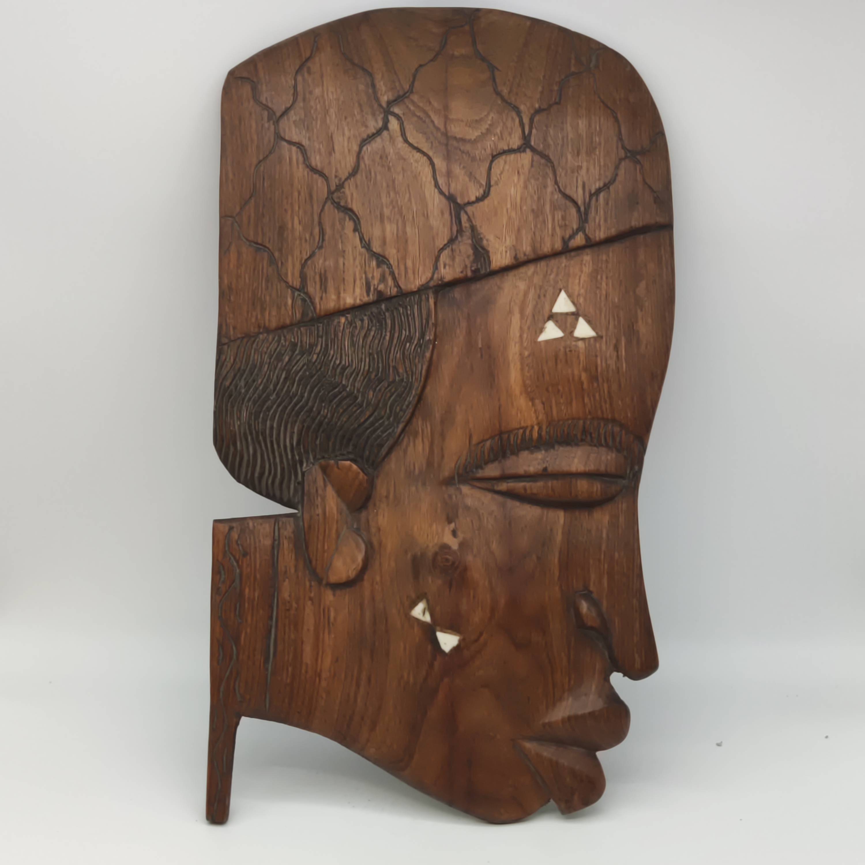 Masque profil de femme d'Afrique Bon état - 11,00 € Masque profil de femme d'Afrique Bon état reconditionné disponible sur Label Emmaüs