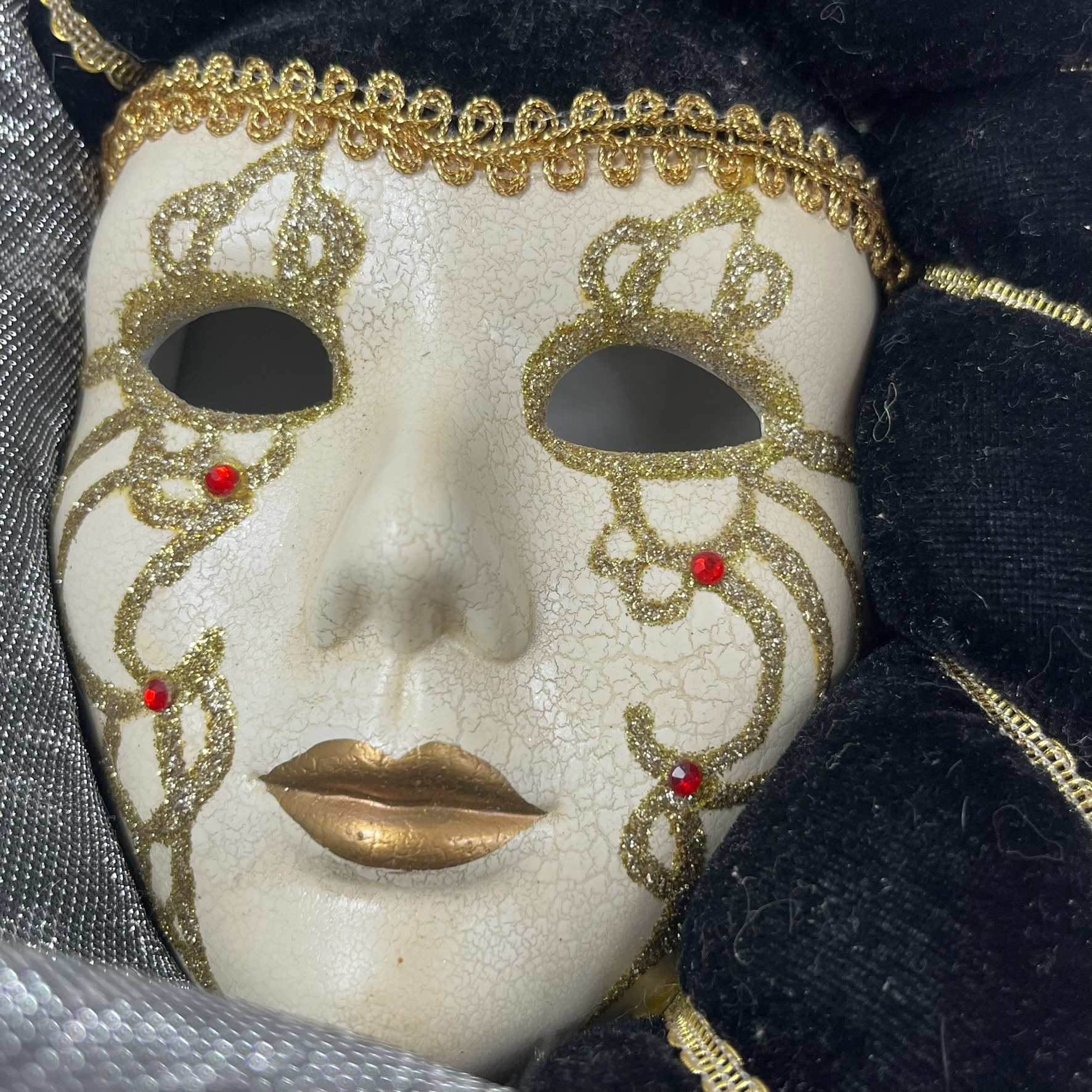Voir photo 2 de Masque vénitien Masque vénitien Très bon état reconditionné photo 2