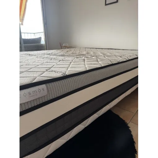 Matelas 160x200 à mémoire de forme reconditionné disponible sur Rakuten