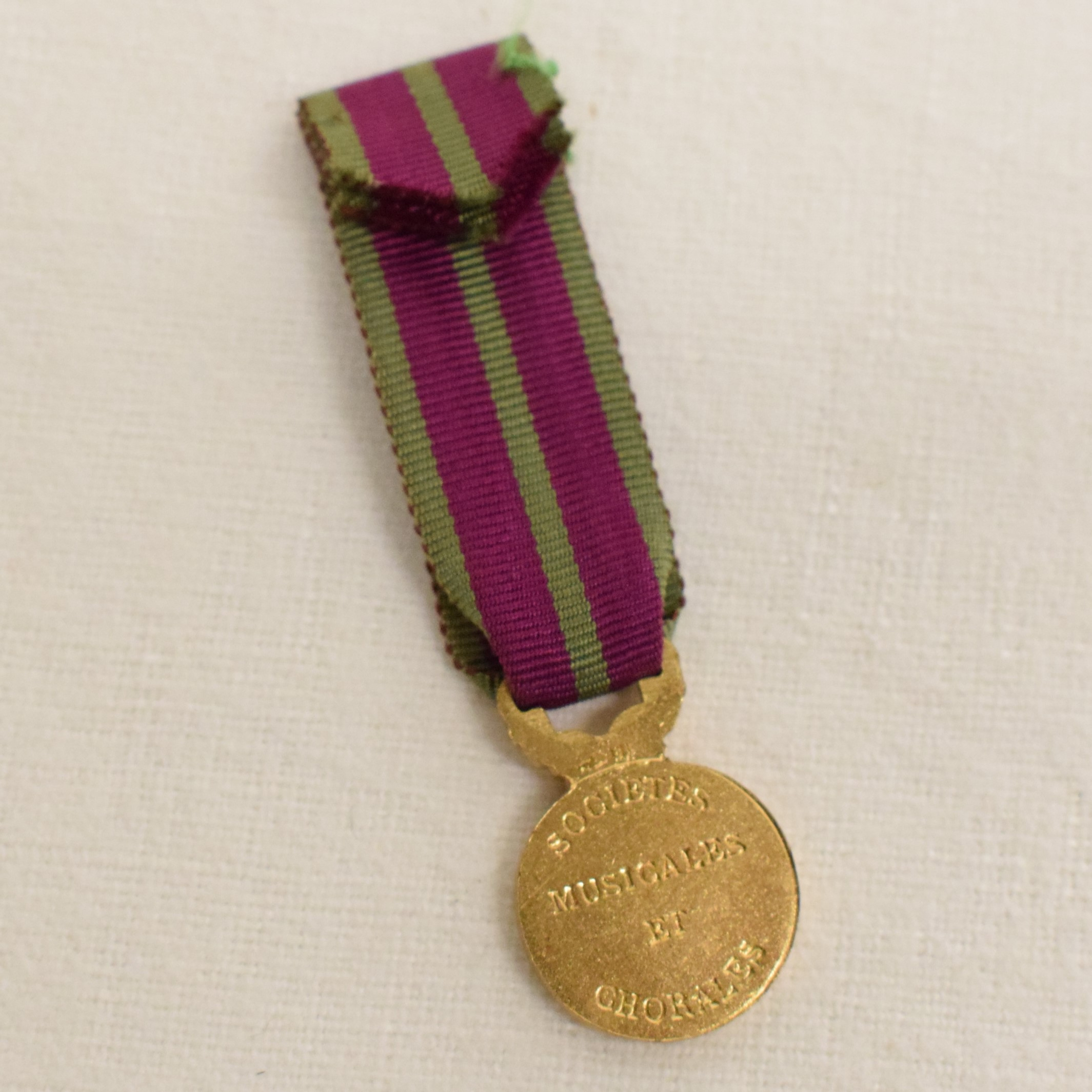 Voir photo 4 de Médaille en bronze sociétés musicales et chorales et sa réduction métal Médaille en bronze sociétés musicales et chorales et sa réduction métal Bon état reconditionné photo 4