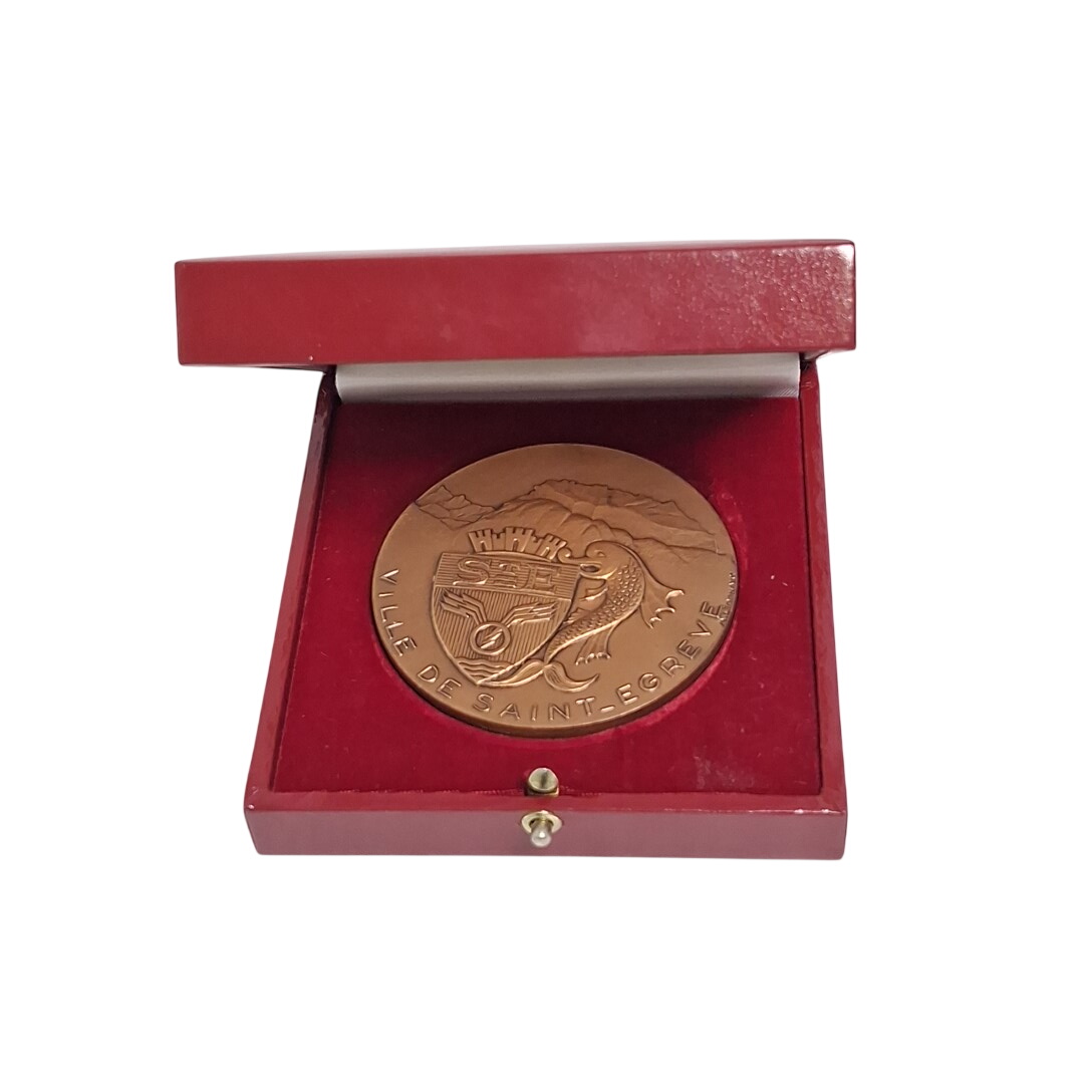 Acheter Médaille en bronze ville de Saint-Égrève Bon état - 10,50 € Médaille en bronze ville de Saint-Égrève Bon état reconditionné disponible sur Label Emmaüs