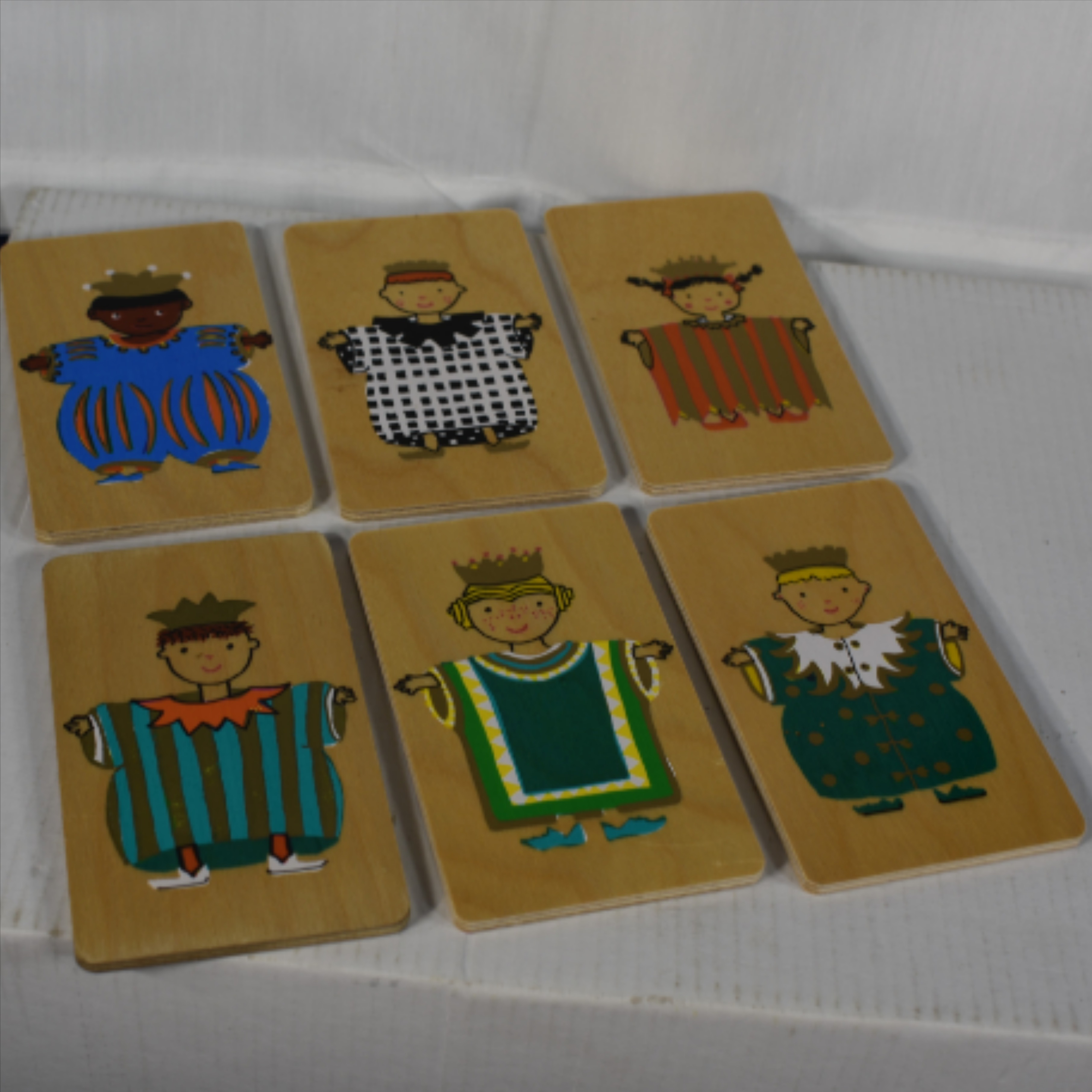 Voir photo 4 de "Memory - loto des rois et reines" - Jeu en bois - Arthur et Marie Éditeur - Manque 4 plaquettes - (Boîte 28.5 x 13.5 x h. 8 cm) "Memory - loto des rois et reines" - Jeu en bois - Arthur et Marie Éditeur - Manque 4 plaquettes - (Boîte 28.5 x 13.5 x h. 8 cm) Bon état reconditionné photo 4