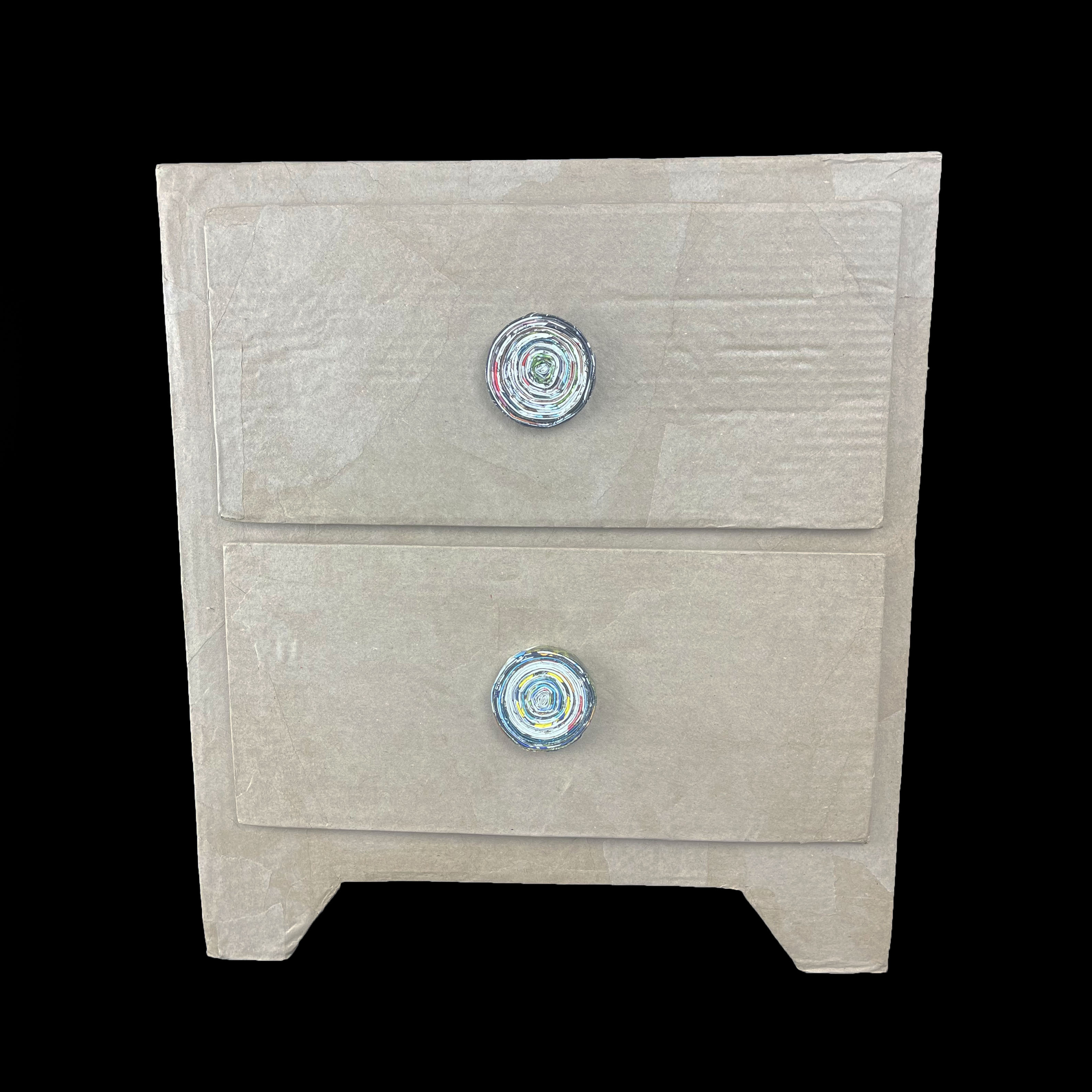 Meuble d'appoint en carton recouvert de papier recyclé naturel - TRËMA Parfait état - alternatives disponibles sur Dero Meuble d'appoint en carton recouvert de papier recyclé naturel - TRËMA Parfait état reconditionné (offre indisponible)