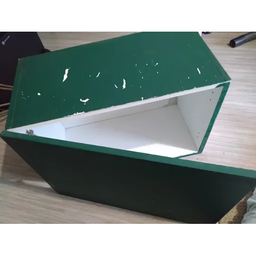 Meuble de cuisine, quelques imperfections visuelles, à repeindre, avec charnières en parfaites états Bon état reconditionné disponible sur Rakuten