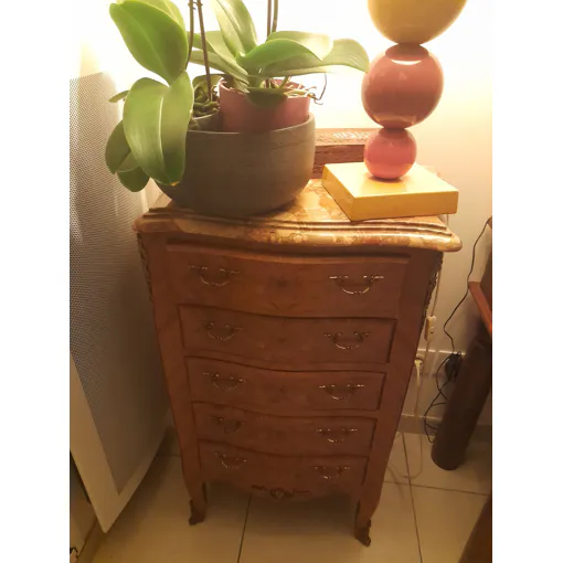 Meuble desssus marbre 6 tirroir très jolie bois de rose poignet en.laiton. Bon état reconditionné disponible sur Rakuten