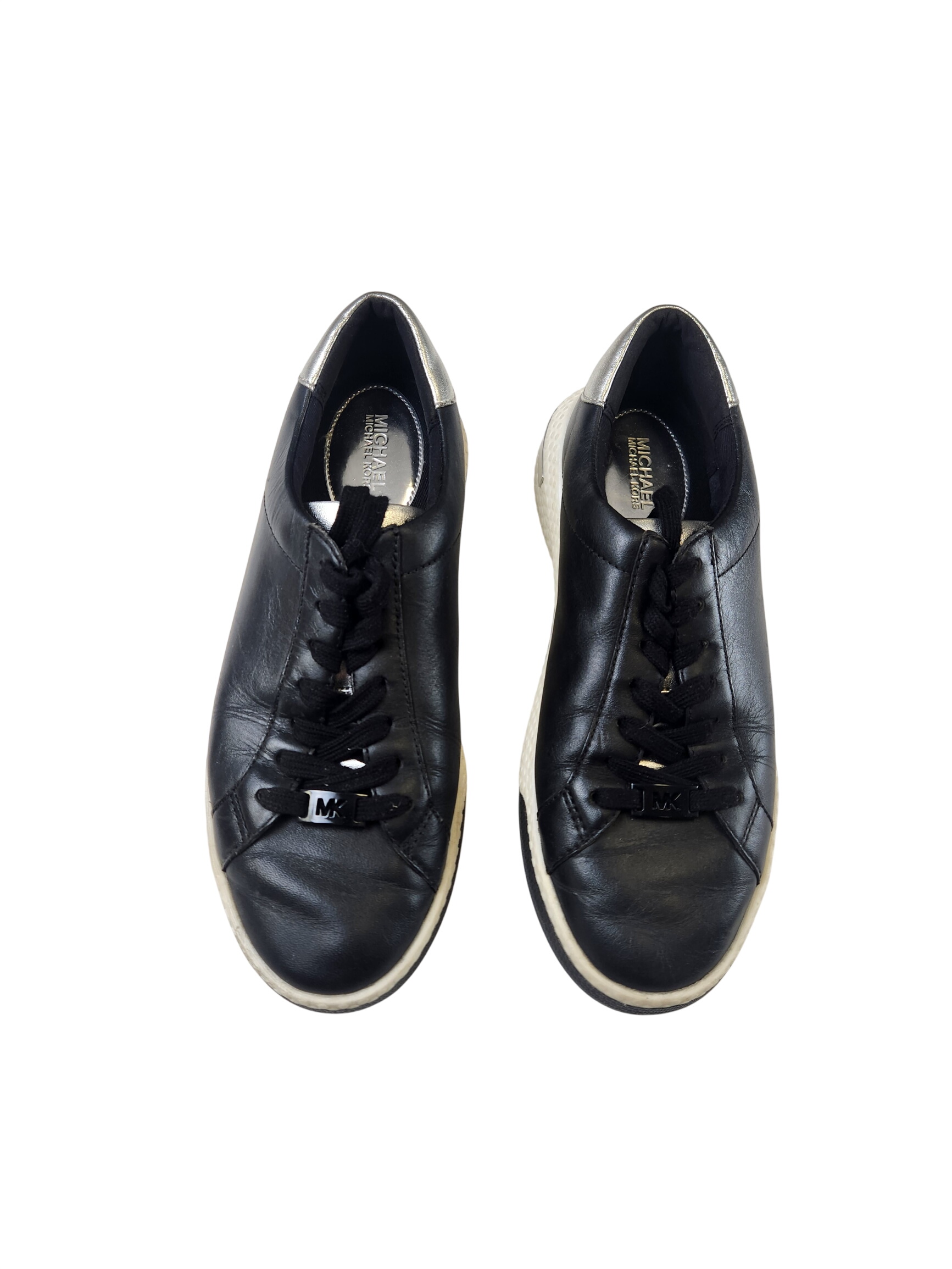 Michael kors – baskets noir en toile – pointure 39 (estimé) Très bon état - 45,00 € Michael kors – baskets noir en toile – pointure 39 (estimé) Très bon état reconditionné disponible sur Label Emmaüs
