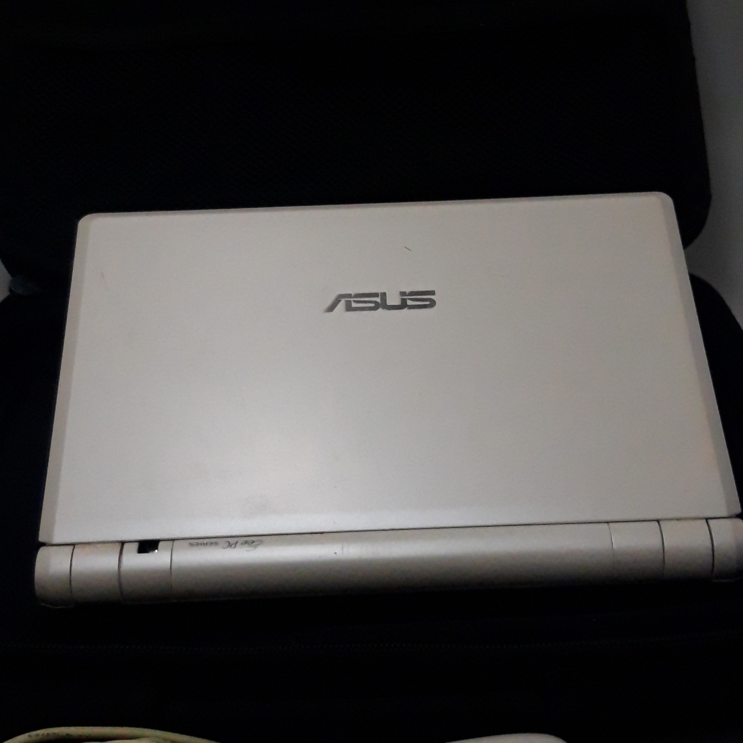 Voir photo 2 de Mini PC Asus Mini PC Asus Bon état reconditionné photo 2