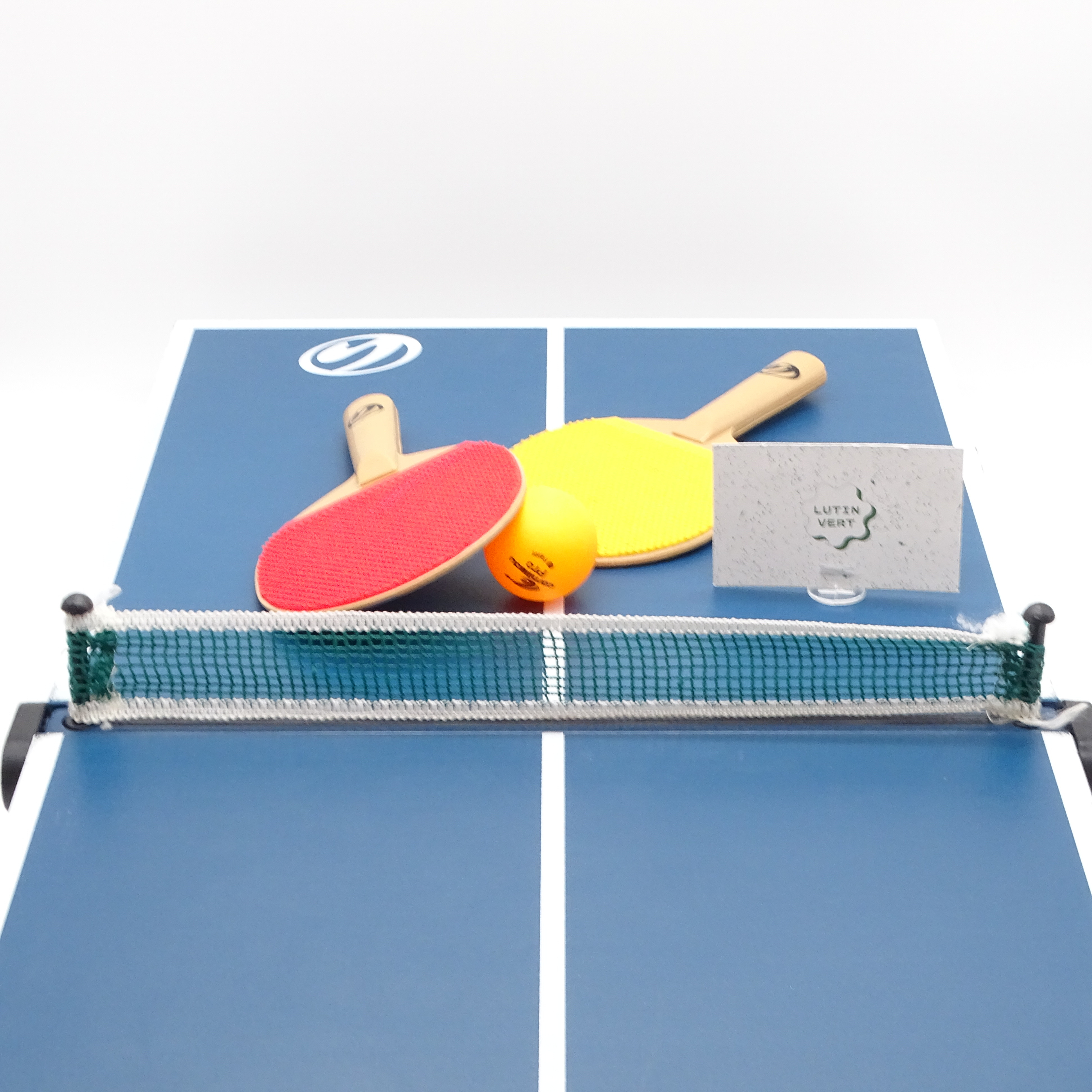 Mini table de ping-pong d'occasion DÉCATHLON - Dès 6 ans | Ref 13962 Bon état - 10,00 € Mini table de ping-pong d'occasion DÉCATHLON - Dès 6 ans | Ref 13962 Bon état reconditionné disponible sur Label Emmaüs