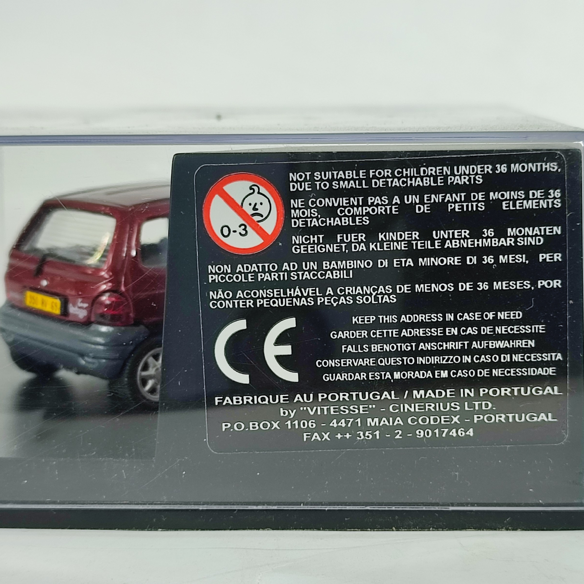 Voir photo 9 de Miniature 1/43 RENAULT TWINGO édition KENZO - couleur bordeaux Miniature 1/43 RENAULT TWINGO édition KENZO - couleur bordeaux Bon état reconditionné photo 9