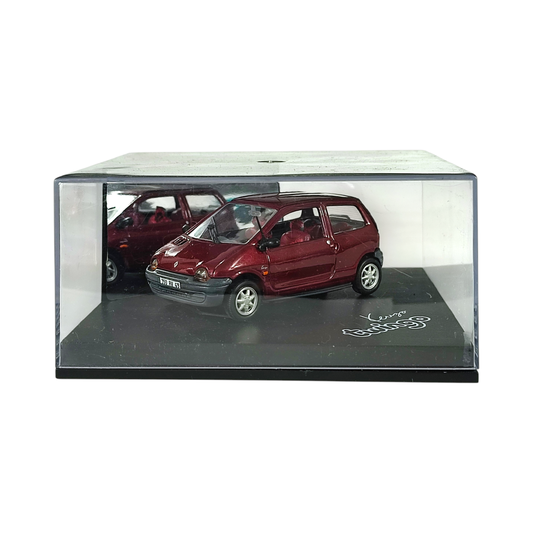 Miniature 1/43 RENAULT TWINGO édition KENZO - couleur bordeaux Bon état - 11,00 € Miniature 1/43 RENAULT TWINGO édition KENZO - couleur bordeaux Bon état reconditionné disponible sur Label Emmaüs