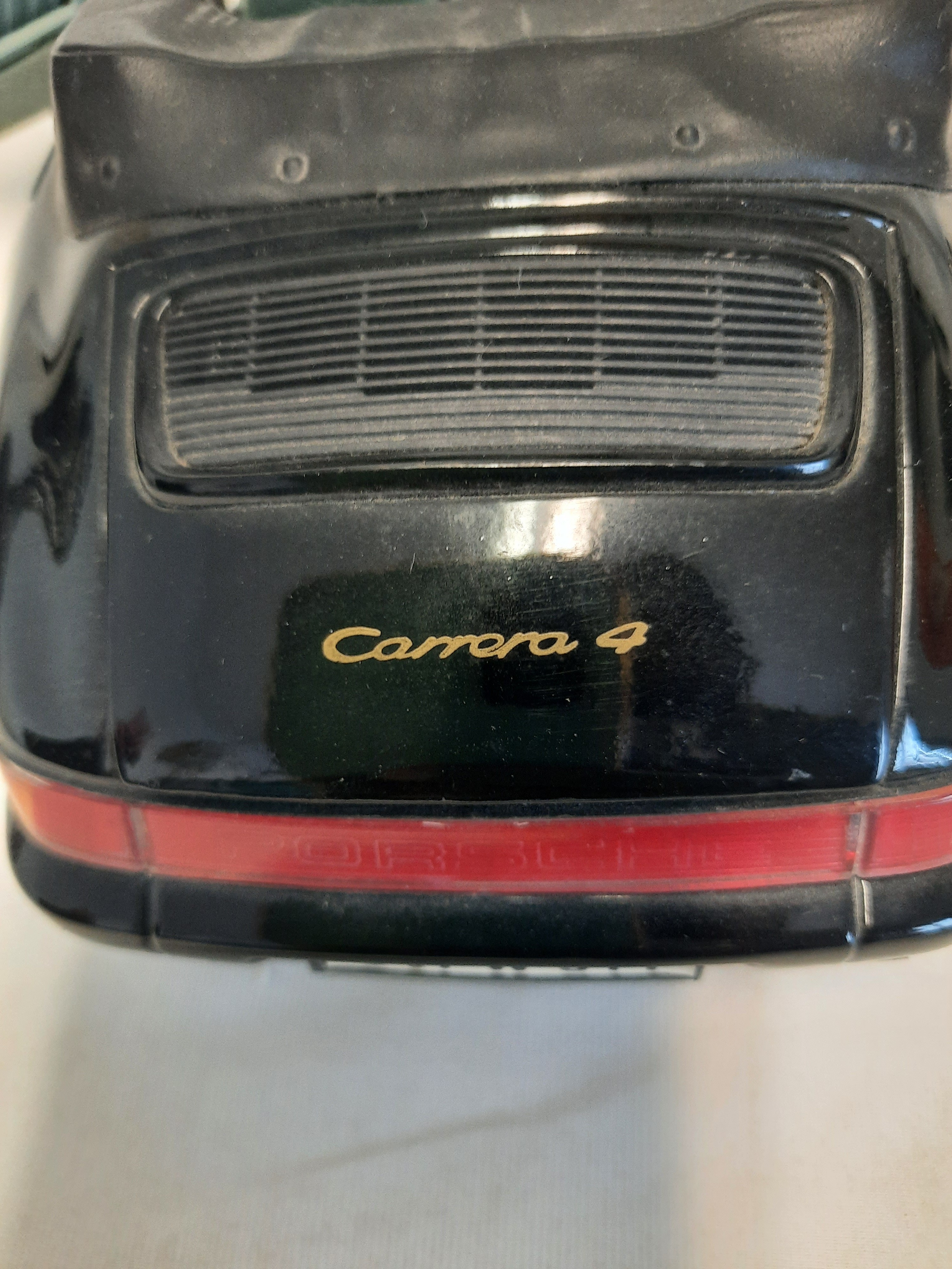 Voir photo 6 de Miniature de Porsche 911 Carrera 4 Cabriolet Miniature de Porsche 911 Carrera 4 Cabriolet État correct reconditionné photo 6