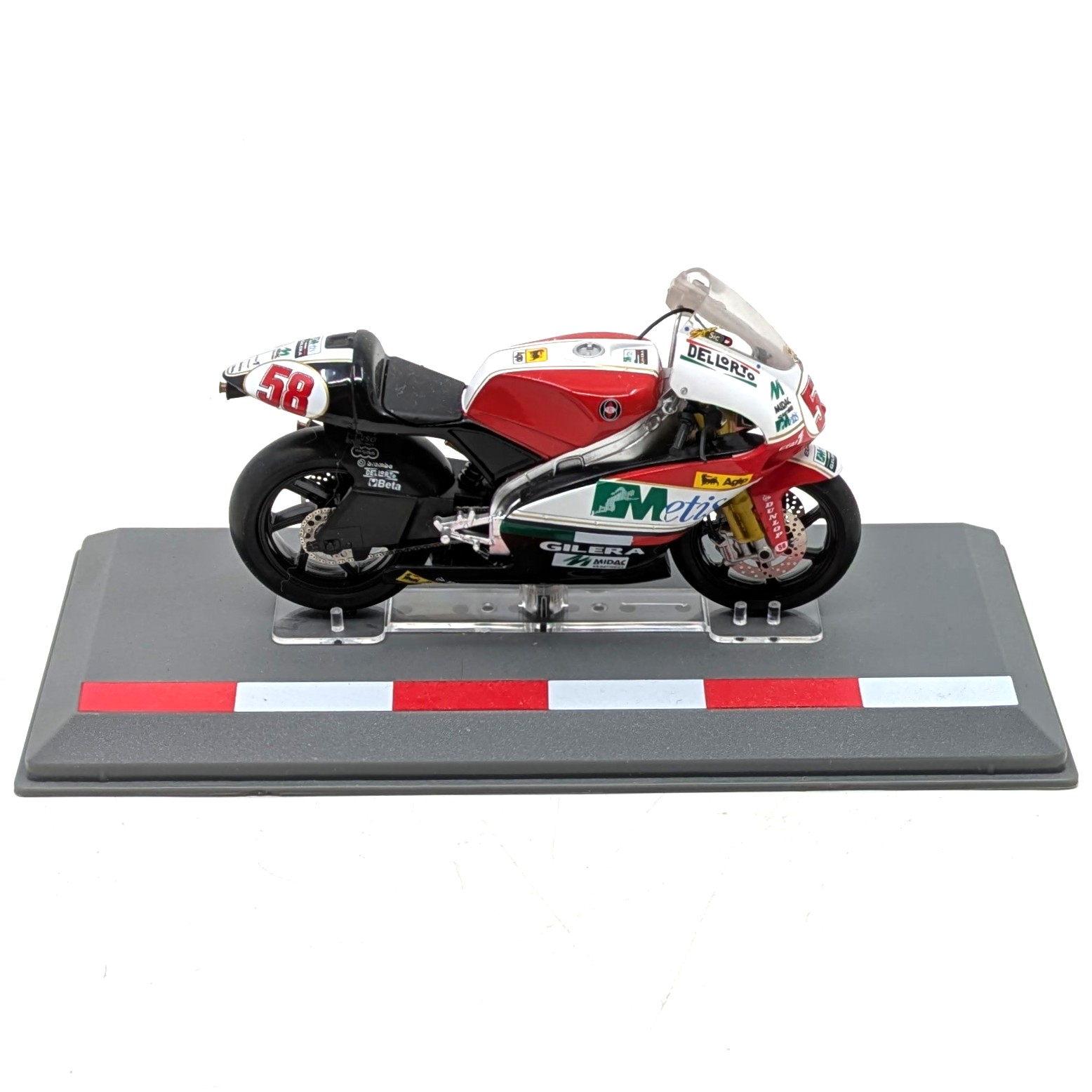 Voir photo 4 de Miniature Gilera RSA250 – Saison 2008, échelle 1/18, modèle Altaya, sans couvercle Miniature Gilera RSA250 – Saison 2008, échelle 1/18, modèle Altaya, sans couvercle Bon état reconditionné photo 4