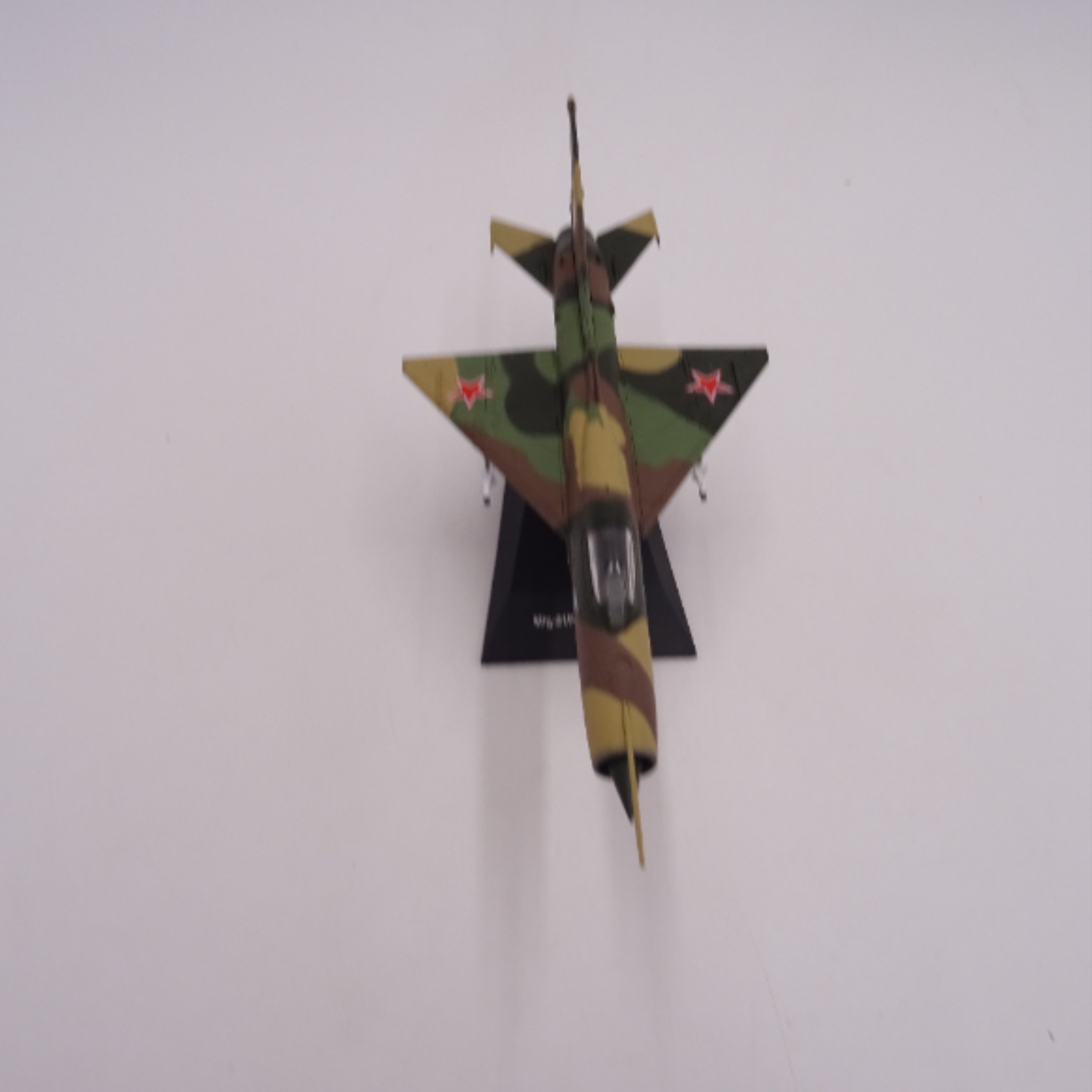 Voir photo 3 de Miniature MIG 21. Miniature MIG 21. Bon état reconditionné photo 3