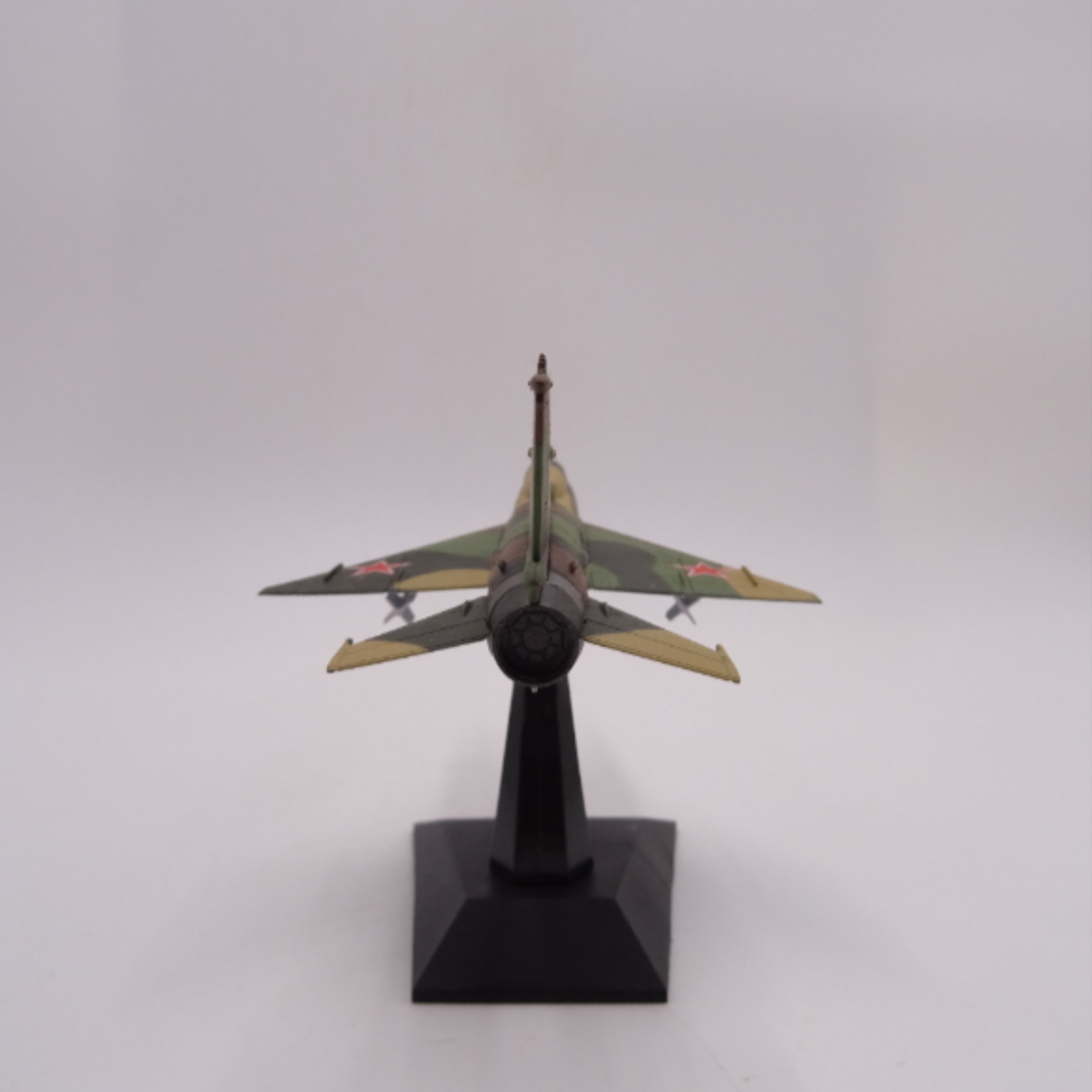 Voir photo 4 de Miniature MIG 21. Miniature MIG 21. Bon état reconditionné photo 4