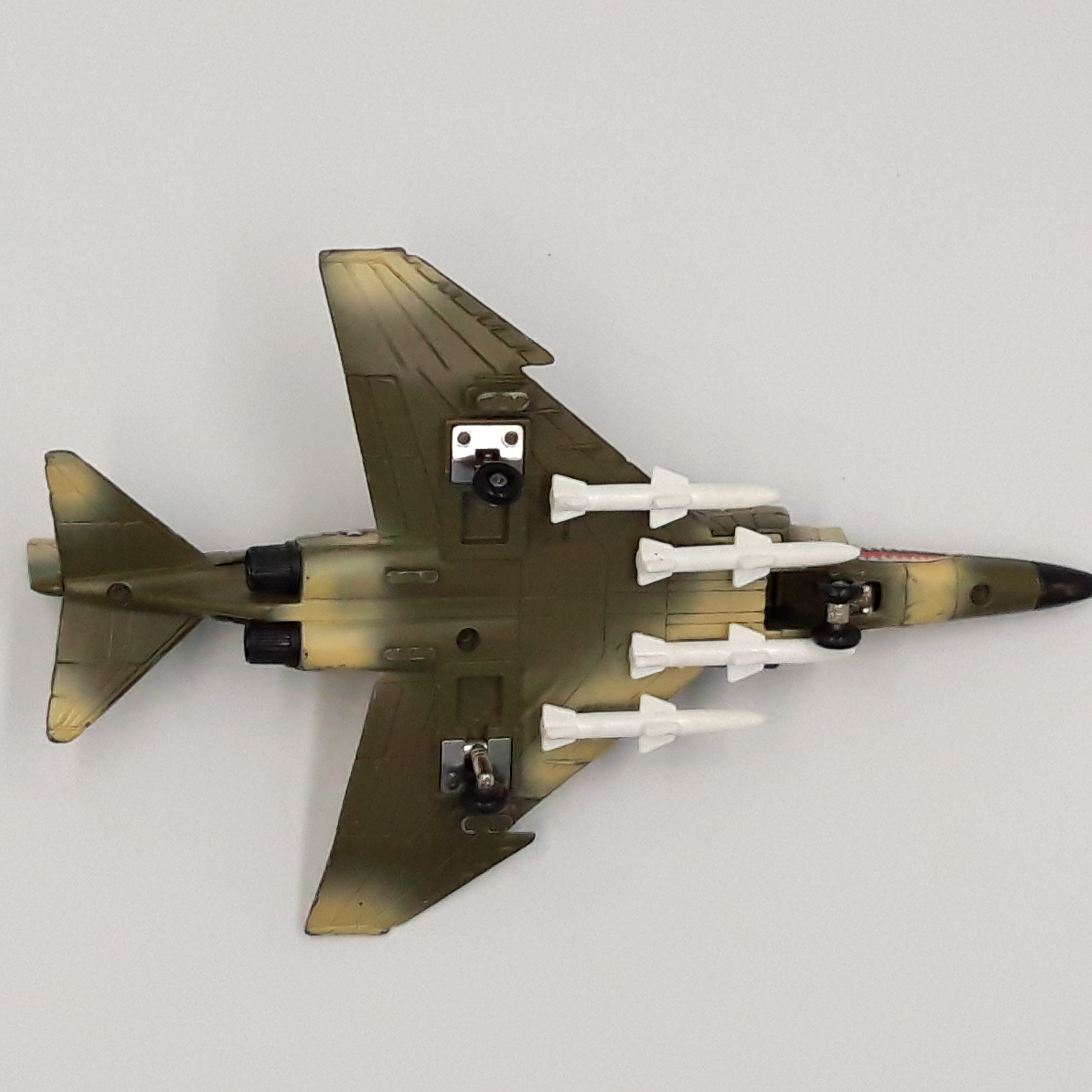 Voir photo 3 de Miniature Militaire en métal ERTL Dyersville Iowa USA – Avion US AIR FORCE – McDonnell Douglas F-4 Phantom II, Vintage. Miniature Militaire en métal ERTL Dyersville Iowa USA – Avion US AIR FORCE – McDonnell Douglas F-4 Phantom II, Vintage. Très bon état reconditionné photo 3