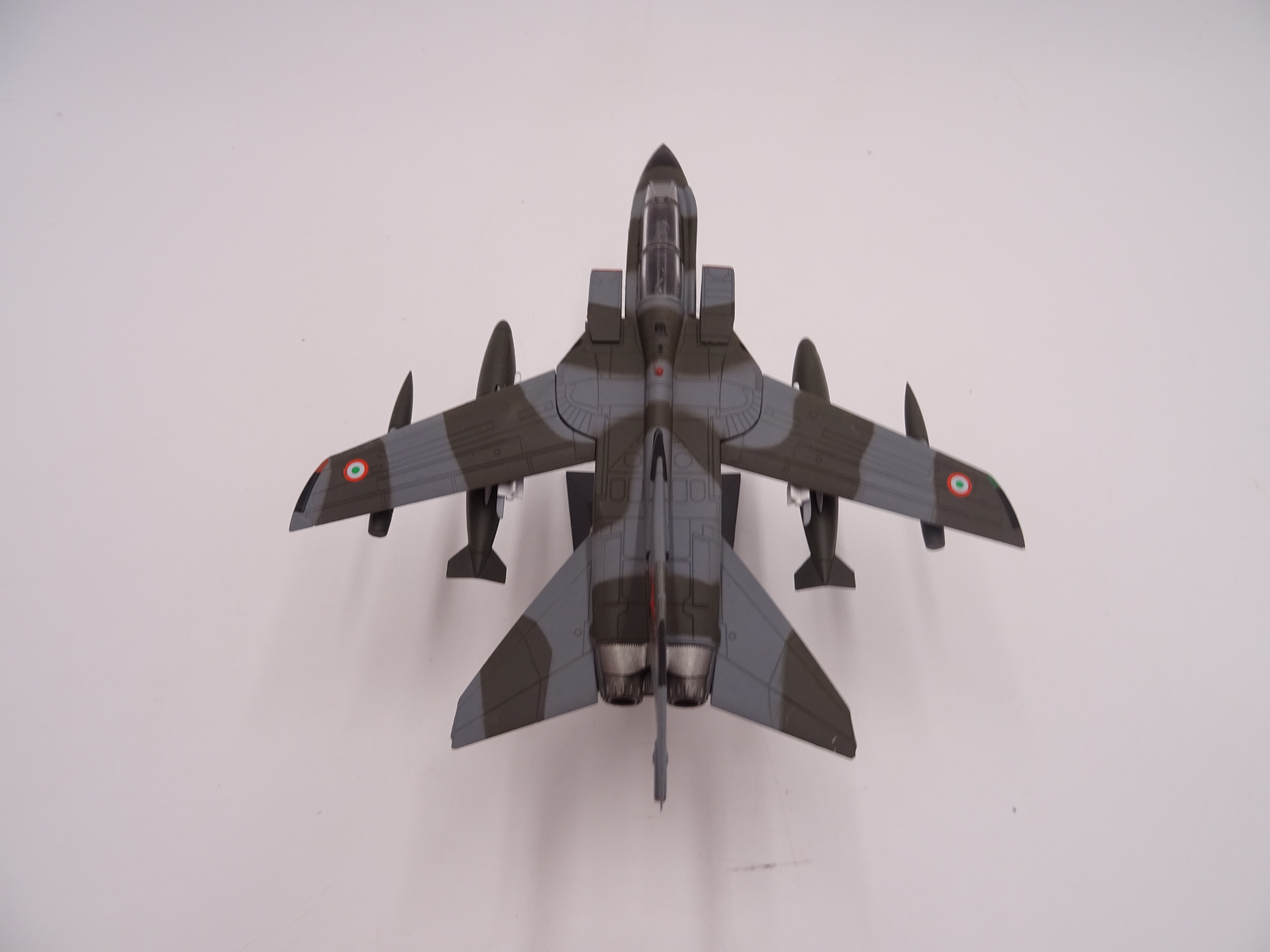Voir photo 6 de Miniature PANAVIA TORNADO PA-200 Miniature PANAVIA TORNADO PA-200 Bon état reconditionné photo 6
