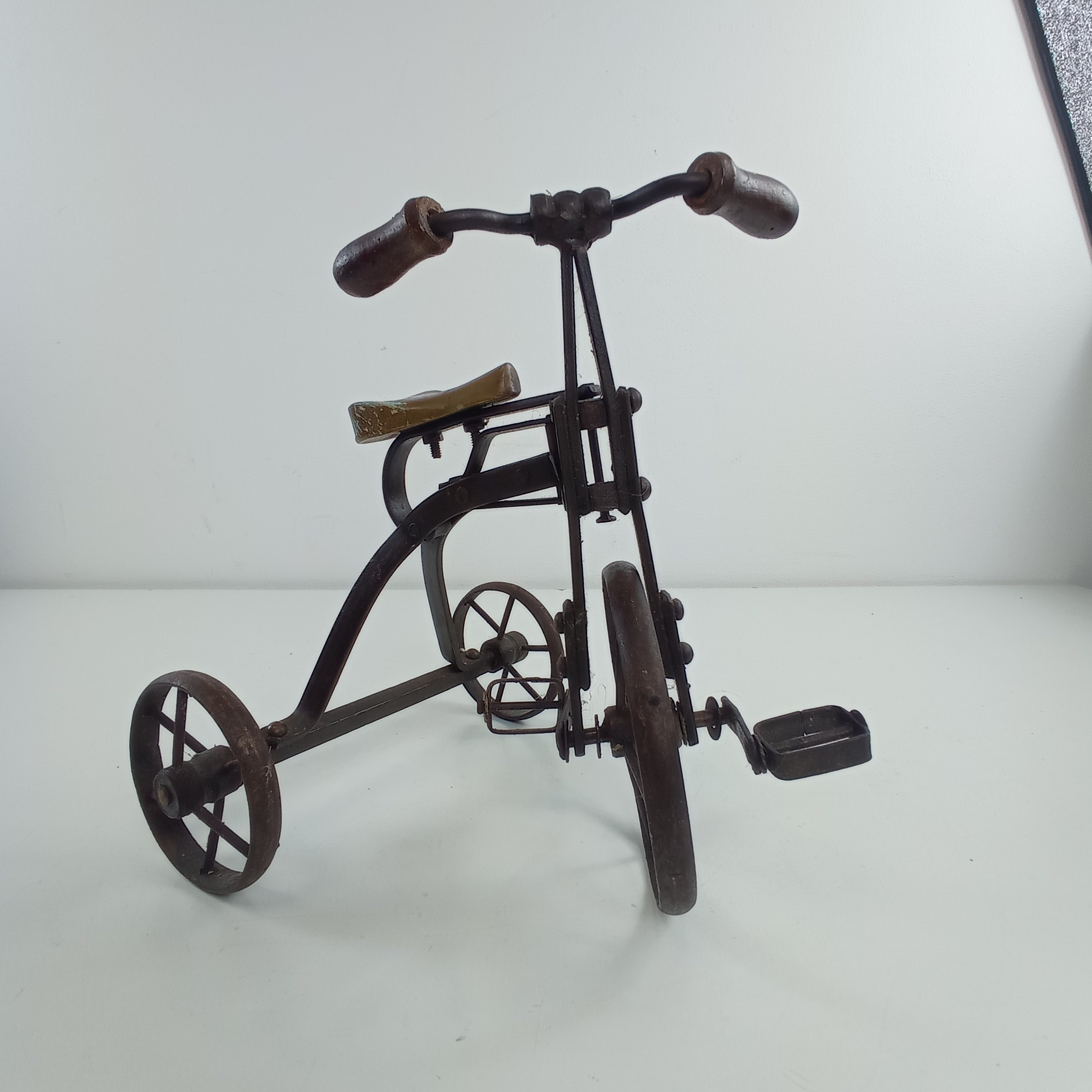 Voir photo 3 de Miniature tricycle Miniature tricycle Très bon état reconditionné photo 3
