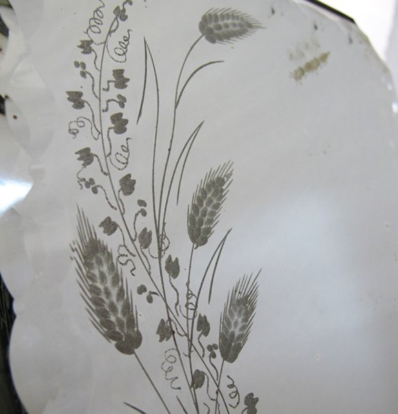 Voir photo 4 de Miroir ancien à poser ou suspendre biseauté et gravé Miroir ancien à poser ou suspendre biseauté et gravé Bon état reconditionné photo 4