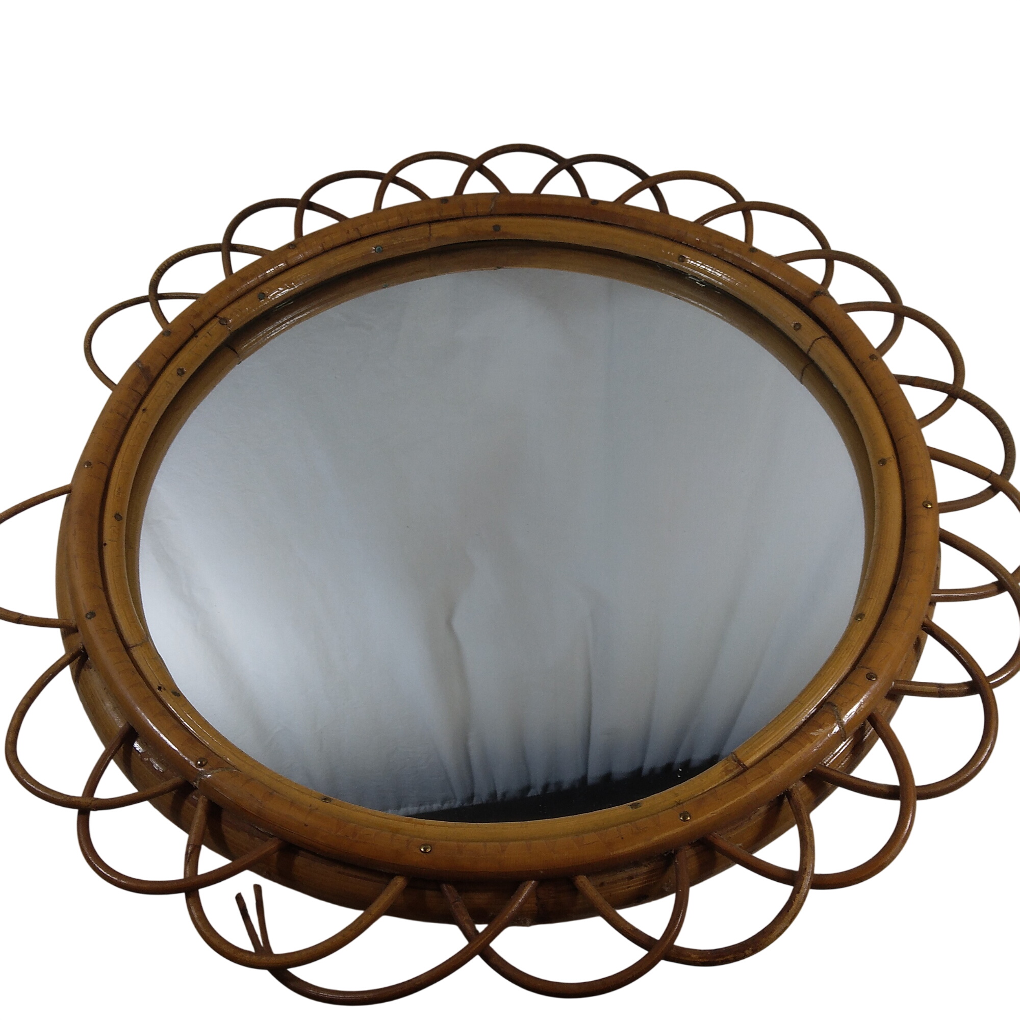 Miroir ancien "Soleil" en rotin et bambou - D : 55 cm Bon état - 90,00 € Miroir ancien "Soleil" en rotin et bambou - D : 55 cm Bon état reconditionné disponible sur Label Emmaüs