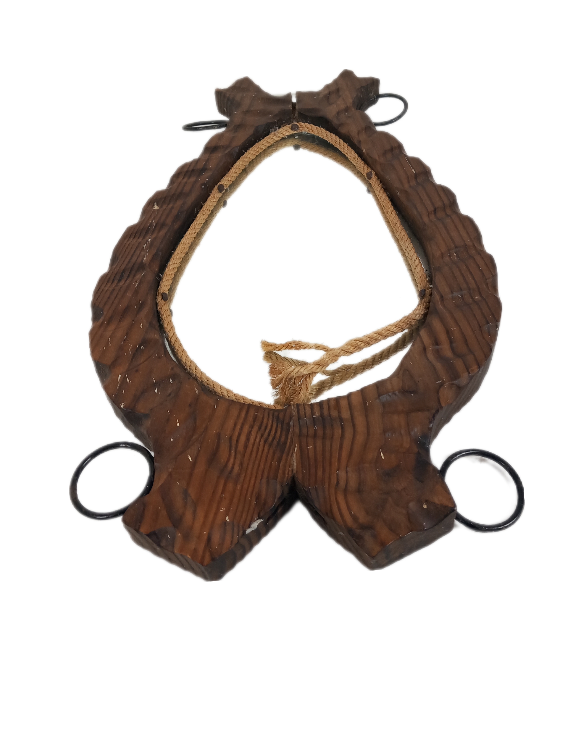 Miroir Brutaliste Vintage Avec Cadre En Bois Très bon état - 24,00 € Miroir Brutaliste Vintage Avec Cadre En Bois Très bon état reconditionné disponible sur Label Emmaüs