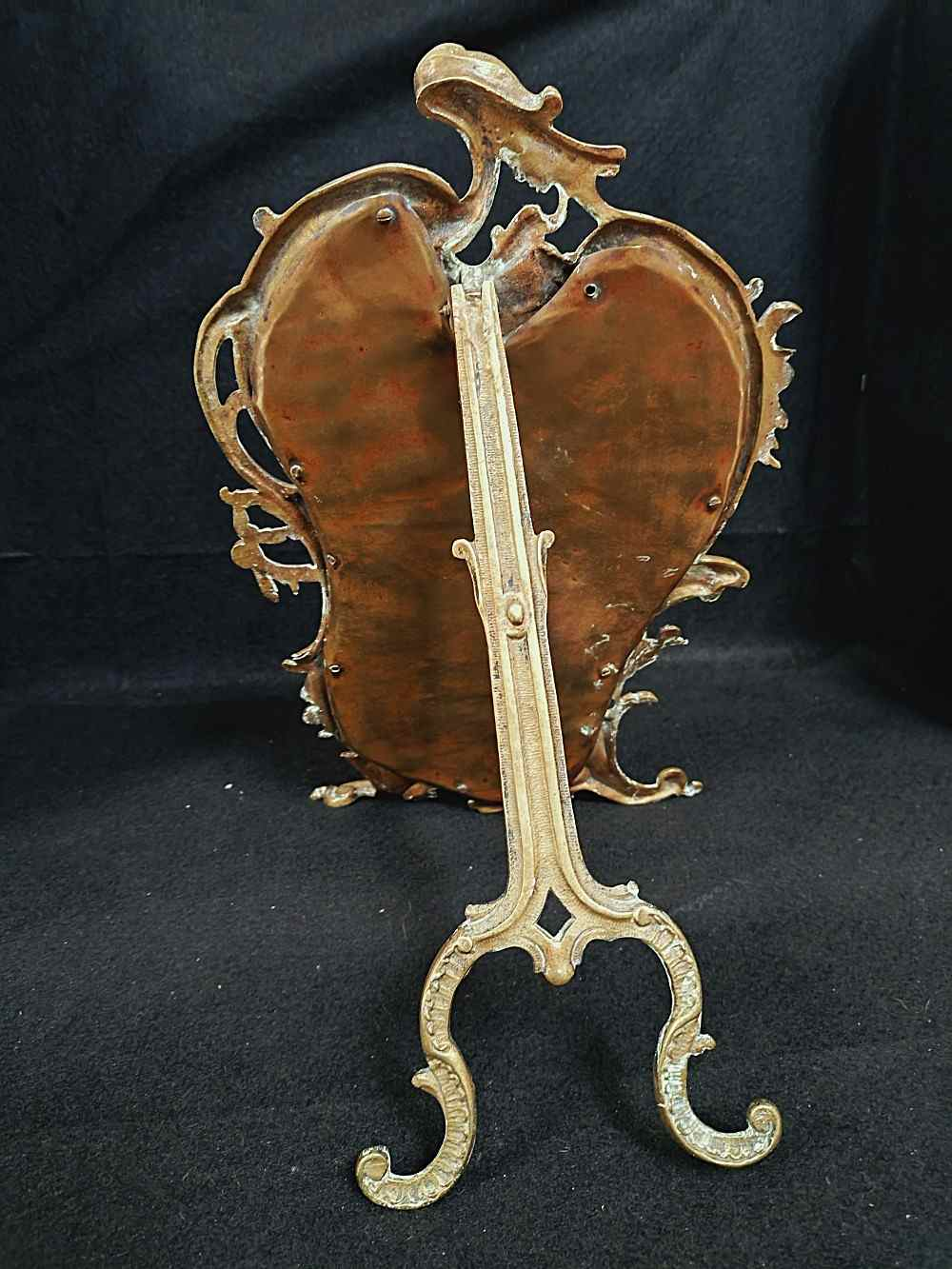 Voir photo 3 de Miroir de toilette ou de table en laiton doré style rococo, xxème. Miroir de toilette ou de table en laiton doré style rococo, xxème. Bon état reconditionné photo 3