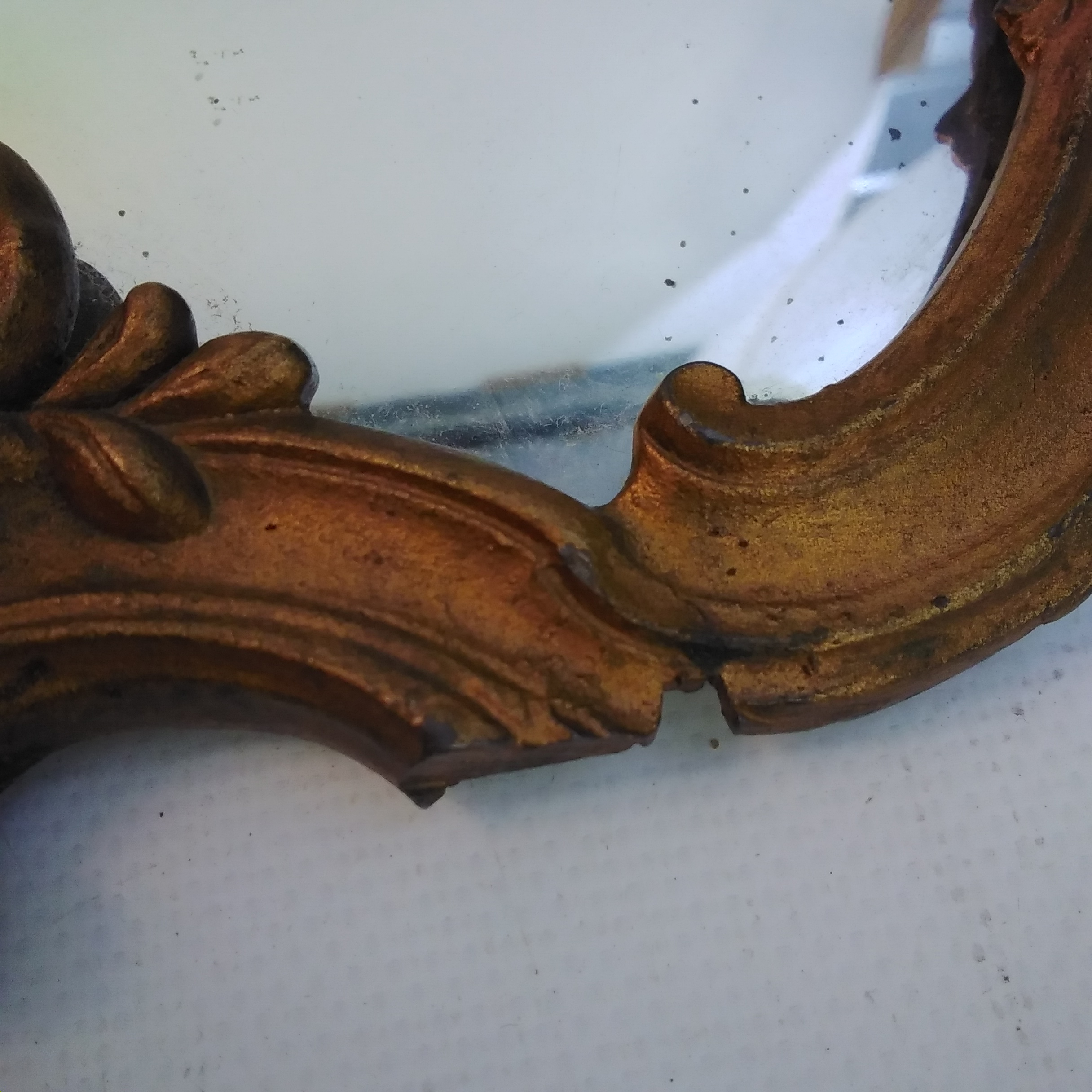 Voir photo 6 de Miroir métal doré - Style Rococo Miroir métal doré - Style Rococo État correct reconditionné photo 6