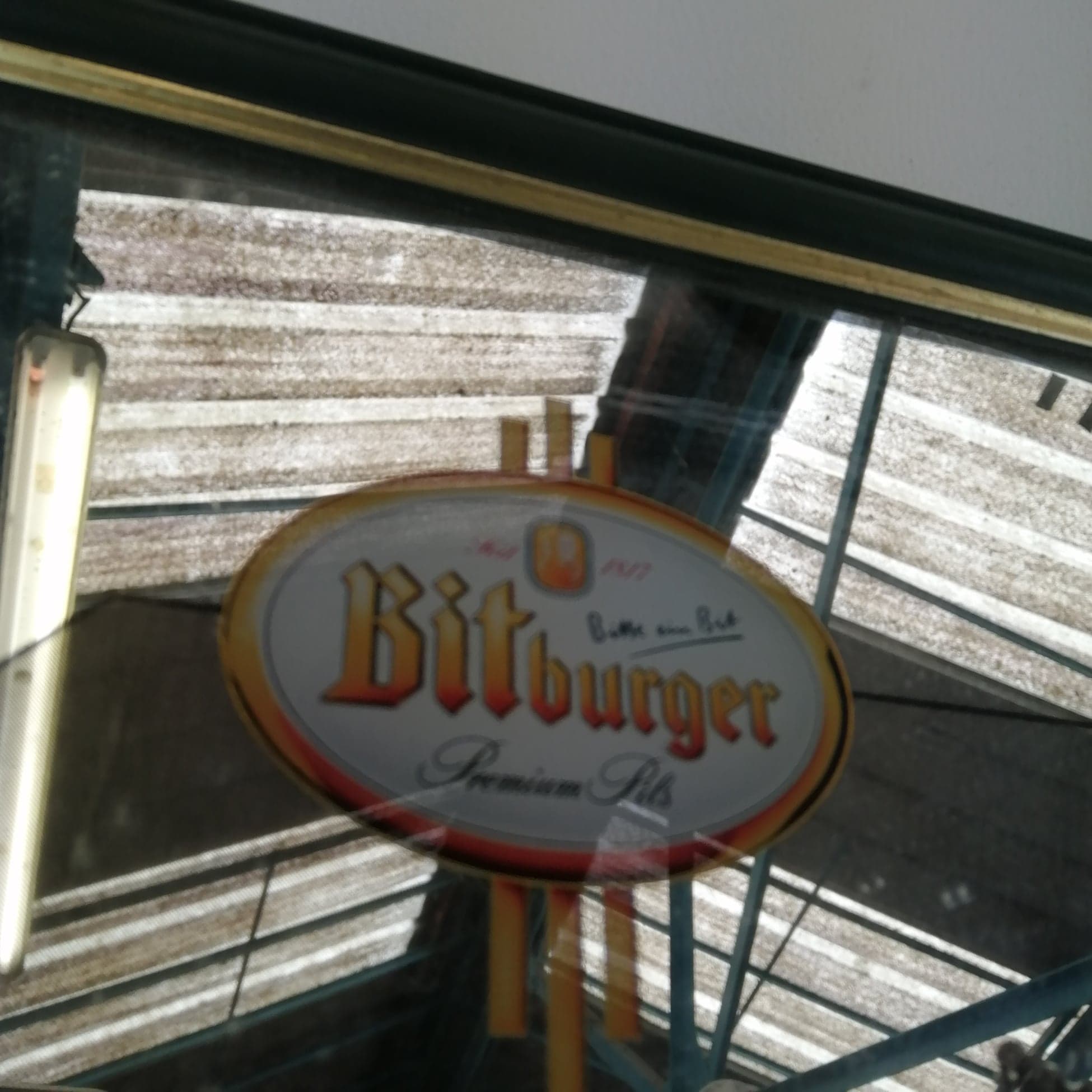 Voir photo 4 de Miroir Publicitaire des Années 90 Bière Bitburger . Miroir Publicitaire des Années 90 Bière Bitburger . reconditionné photo 4