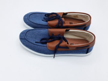 Mocassin bateau toile seconde main Très bon état - 18,00 € Mocassin bateau toile seconde main Très bon état N/A reconditionné disponible sur Claquettes Market