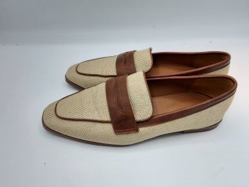 mocassin eram beige et marron de seconde main - 15,00 € mocassin eram beige et marron de seconde main Eram reconditionné disponible sur Claquettes Market