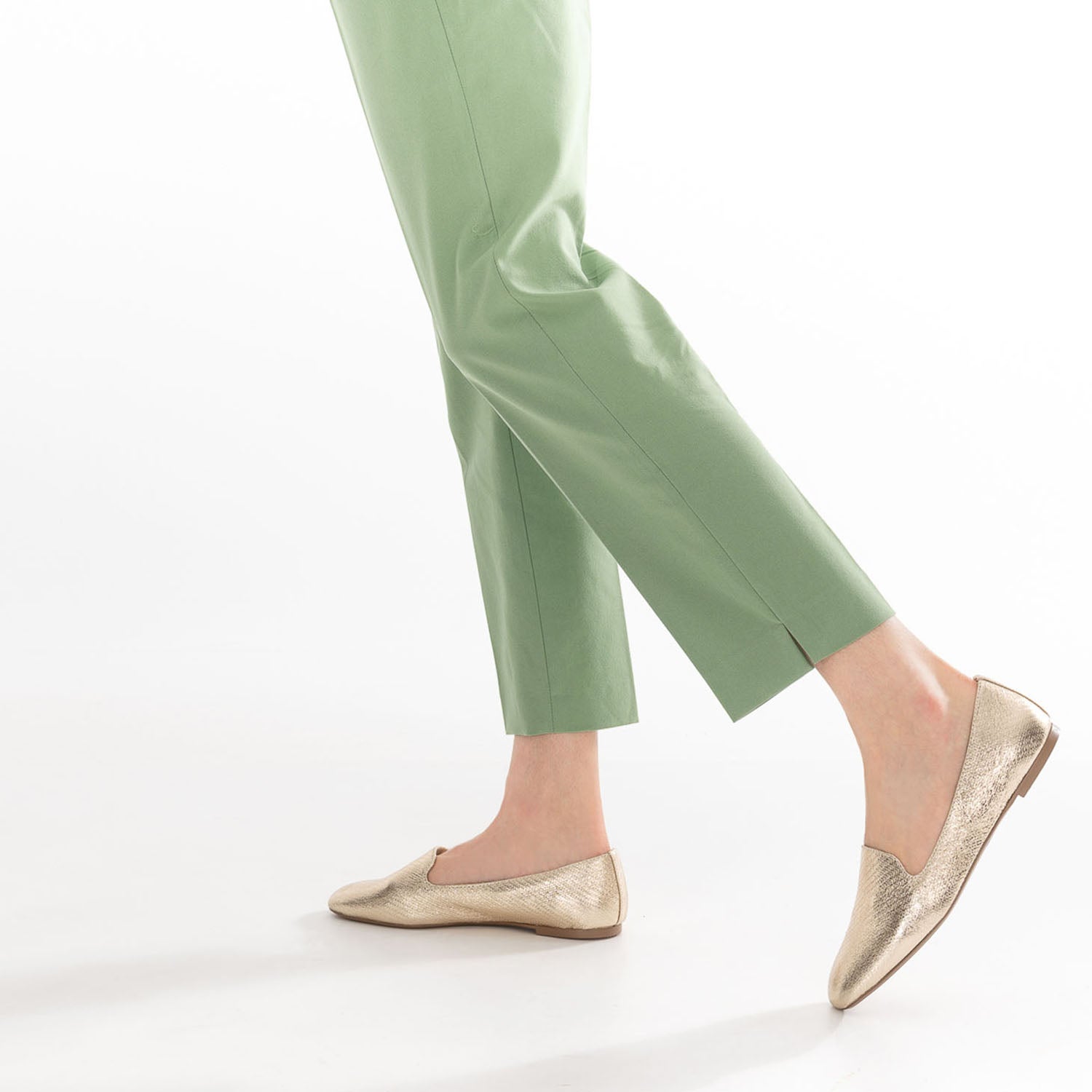 Acheter MOCASSIN KEHRA LIGHT GOLD Seconde chance - 24,99 € MOCASSIN KEHRA LIGHT GOLD Seconde chance Eram reconditionné disponible sur Claquettes Market
