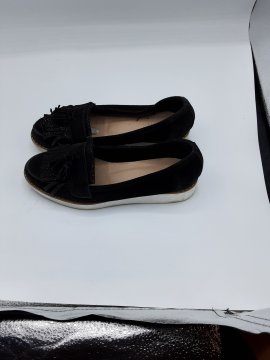 Acheter mocassin noir de seconde main - 10,00 € mocassin noir de seconde main reconditionné disponible sur Claquettes Market