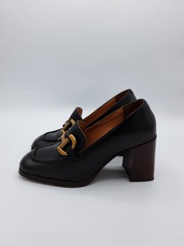 Mocassins à talons Bocage de seconde main - 60,00 € Mocassins à talons Bocage de seconde main reconditionné disponible sur Claquettes Market