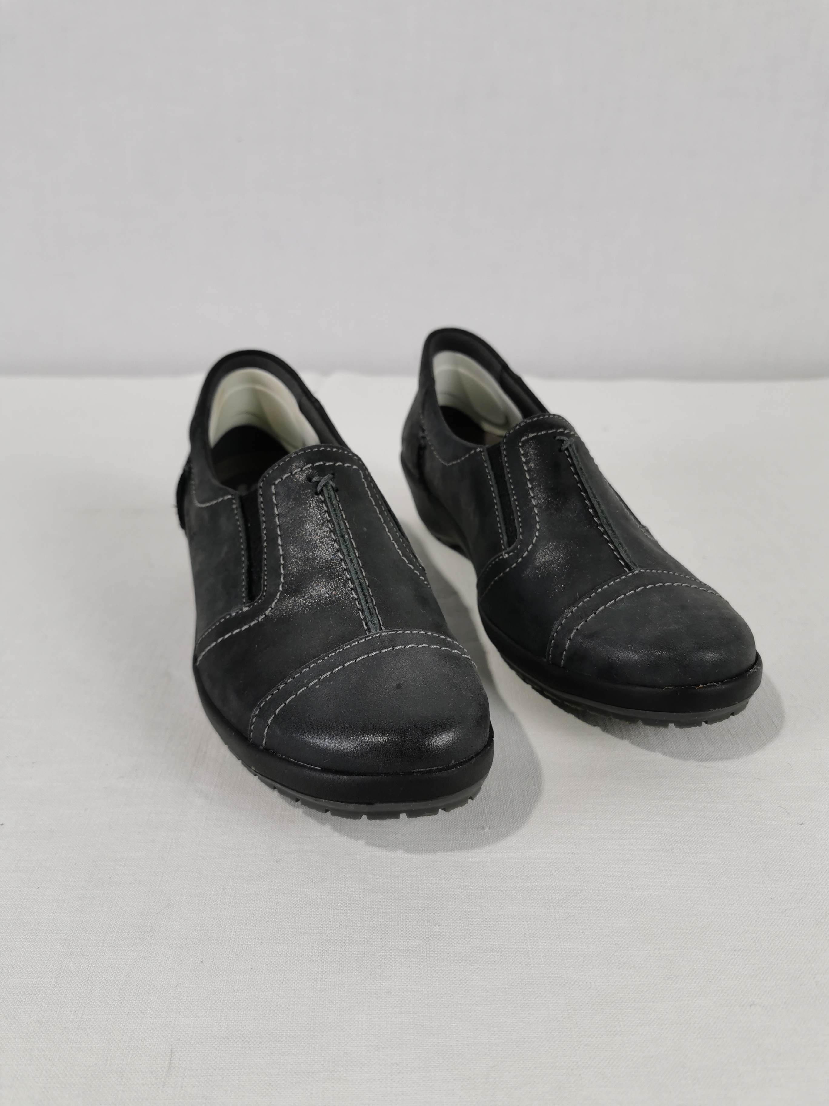 Voir photo 2 de Mocassins cuir gris femme - Suave taille 35 Mocassins cuir gris femme - Suave taille 35 Très bon état reconditionné photo 2