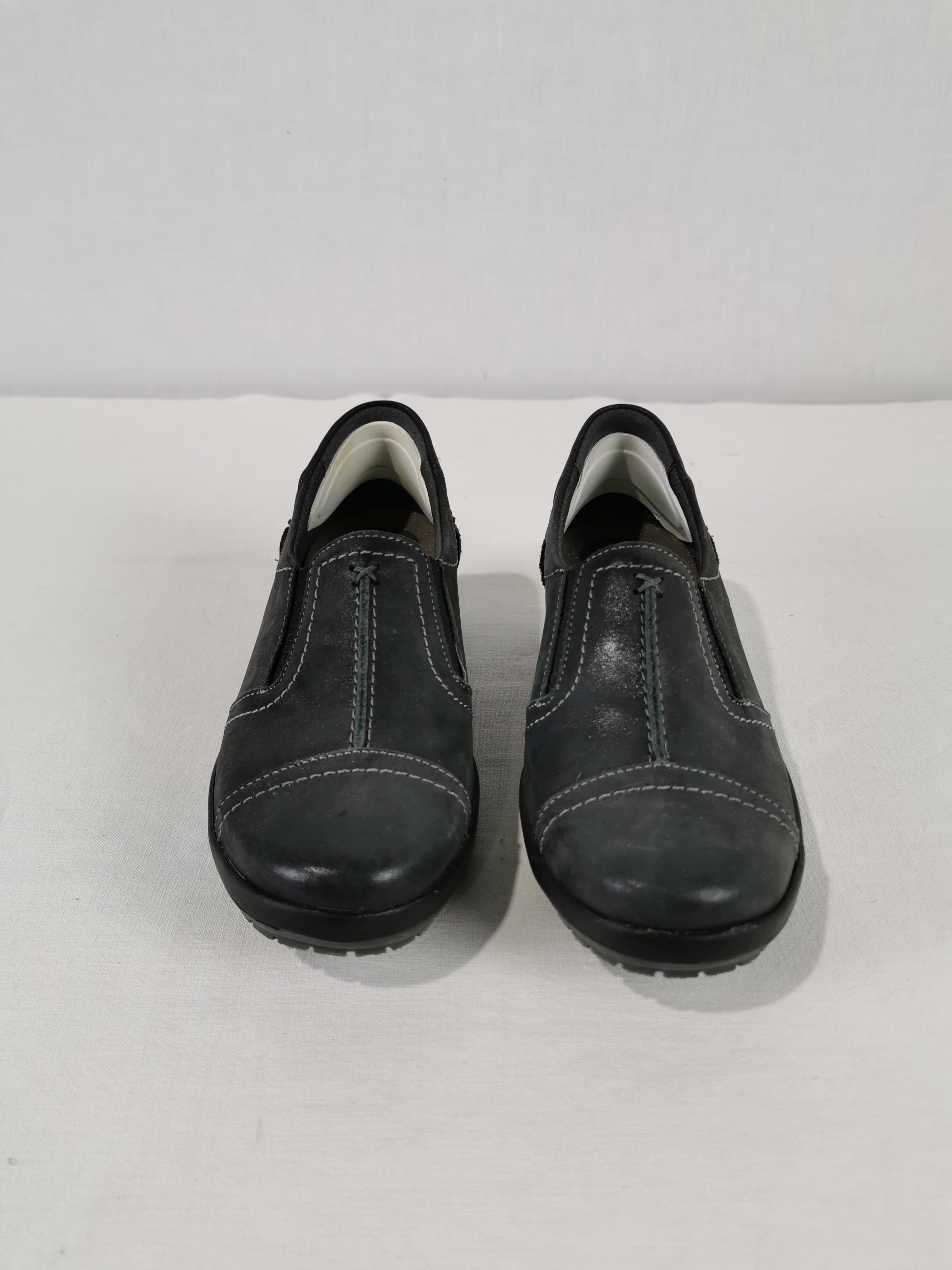 Voir photo 3 de Mocassins cuir gris femme - Suave taille 35 Mocassins cuir gris femme - Suave taille 35 Très bon état reconditionné photo 3