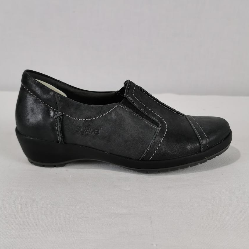 Mocassins cuir gris femme - Suave taille 35 Très bon état - 24,00 € Mocassins cuir gris femme - Suave taille 35 Très bon état reconditionné disponible sur Label Emmaüs