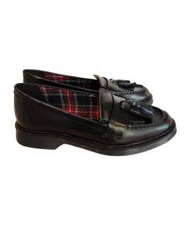 Mocassins Eram noir de seconde main - 30,00 € Mocassins Eram noir de seconde main reconditionné disponible sur Claquettes Market