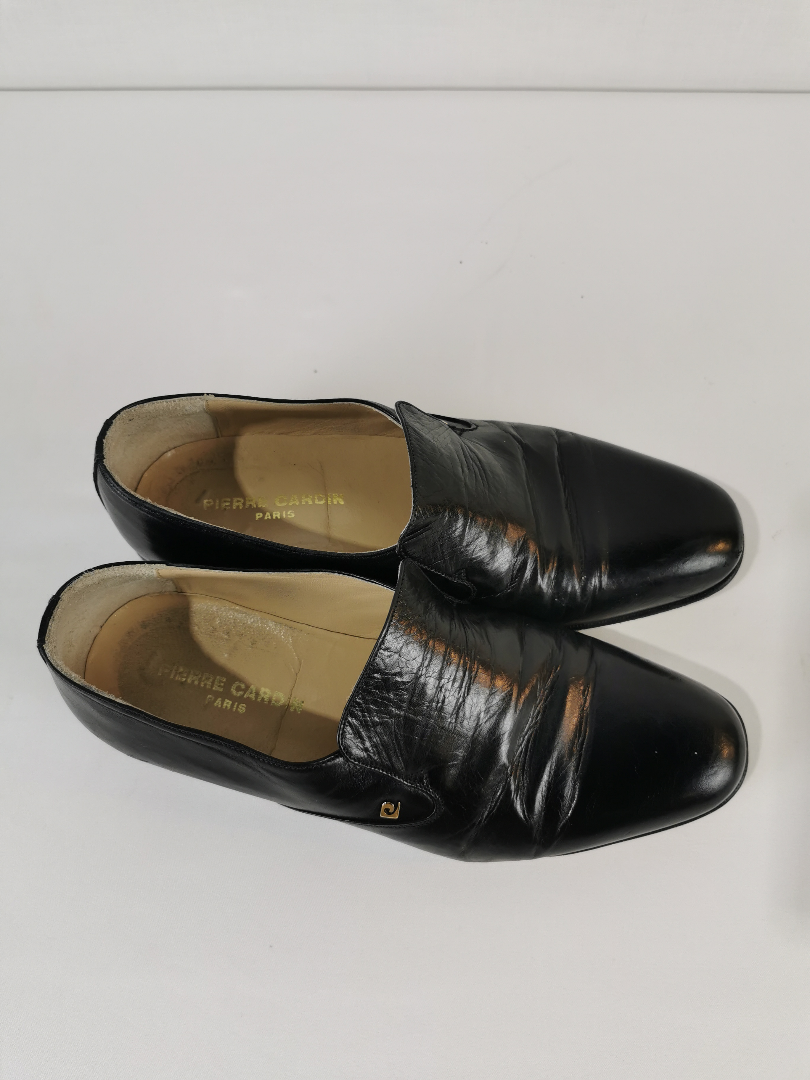 Voir photo 5 de Mocassins homme en cuir noir - P. Cardin - taille 40 Mocassins homme en cuir noir - P. Cardin - taille 40 État correct reconditionné photo 5