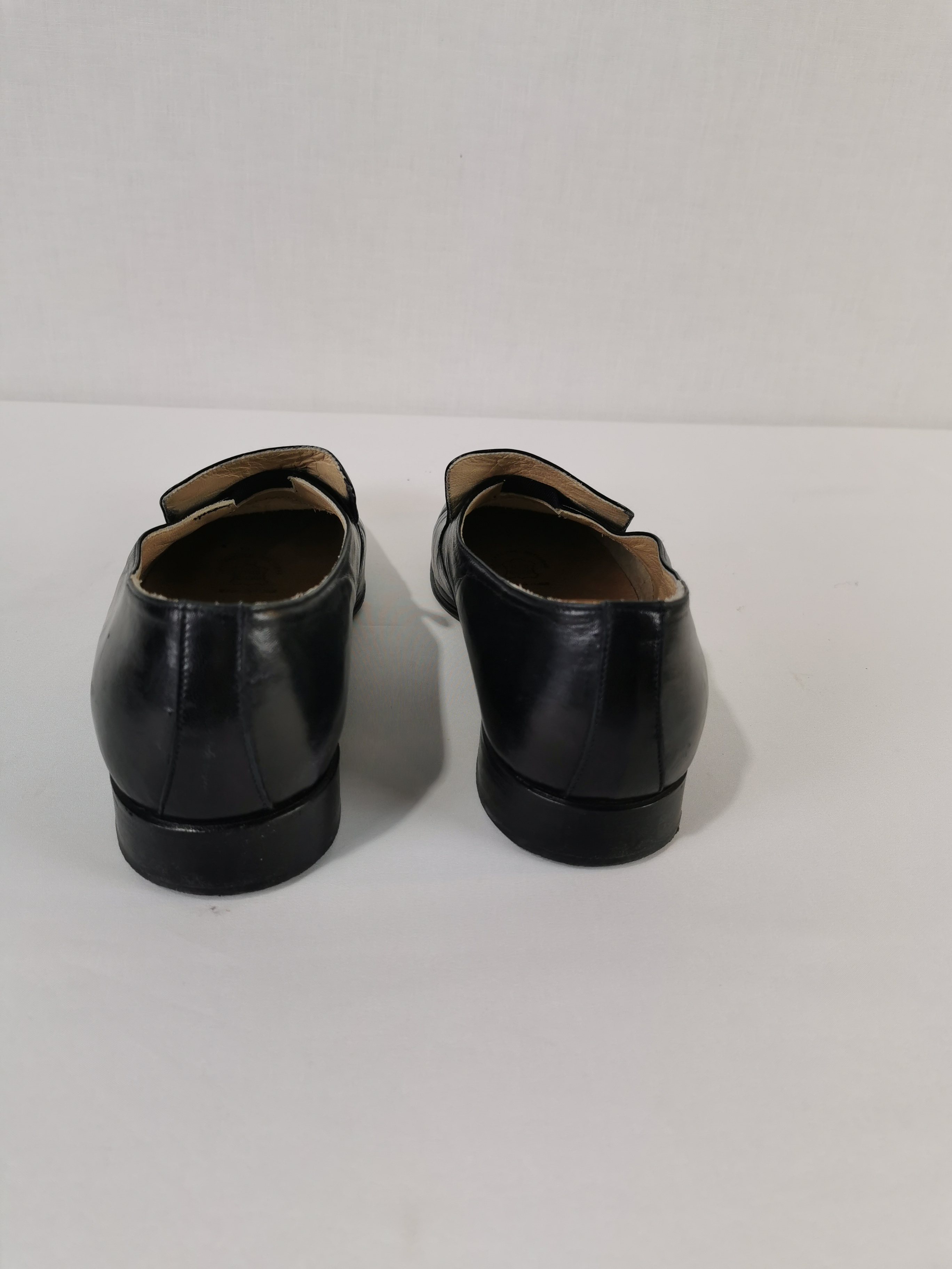 Voir photo 7 de Mocassins homme en cuir noir - P. Cardin - taille 40 Mocassins homme en cuir noir - P. Cardin - taille 40 État correct reconditionné photo 7