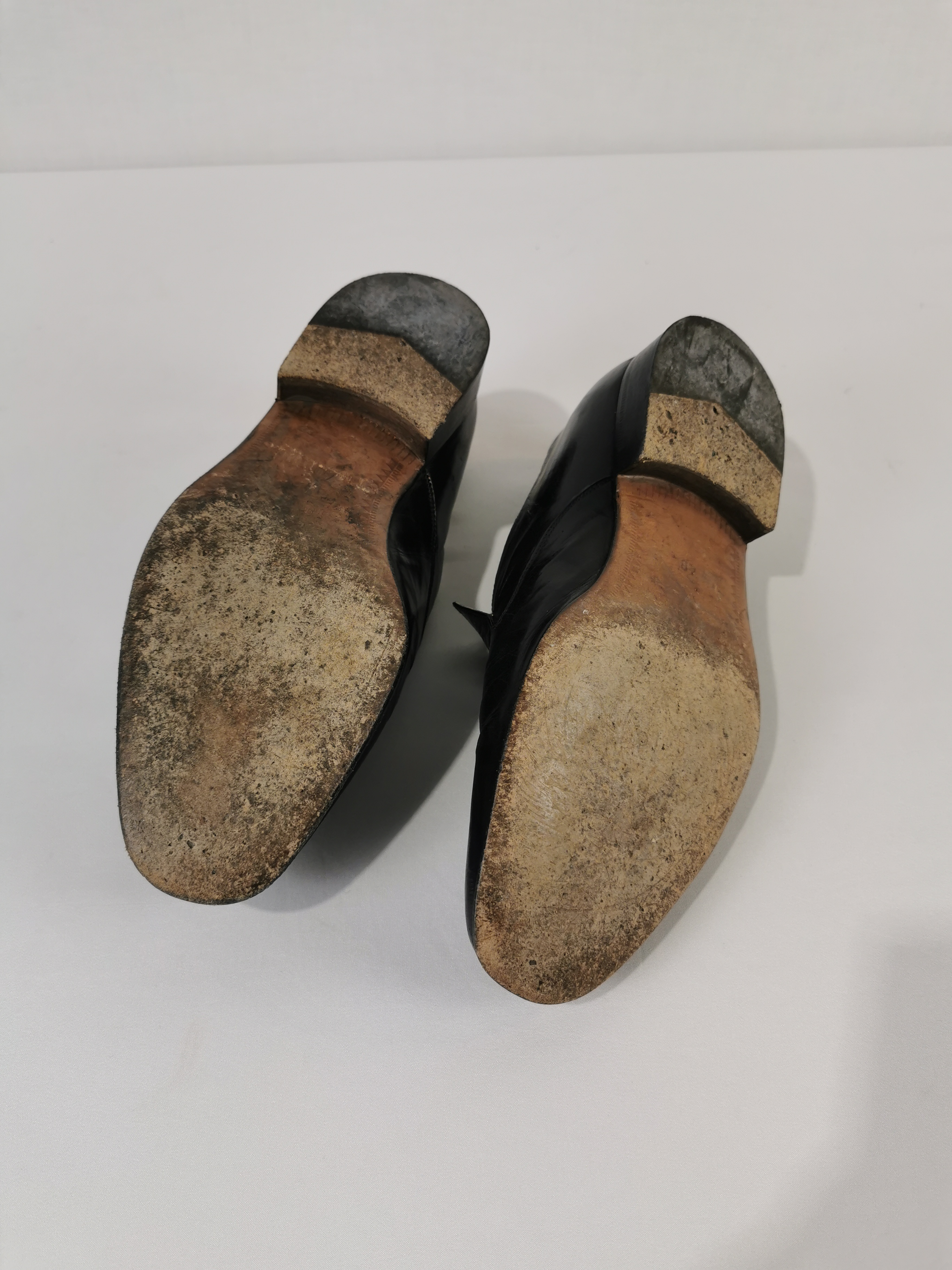 Voir photo 9 de Mocassins homme en cuir noir - P. Cardin - taille 40 Mocassins homme en cuir noir - P. Cardin - taille 40 État correct reconditionné photo 9