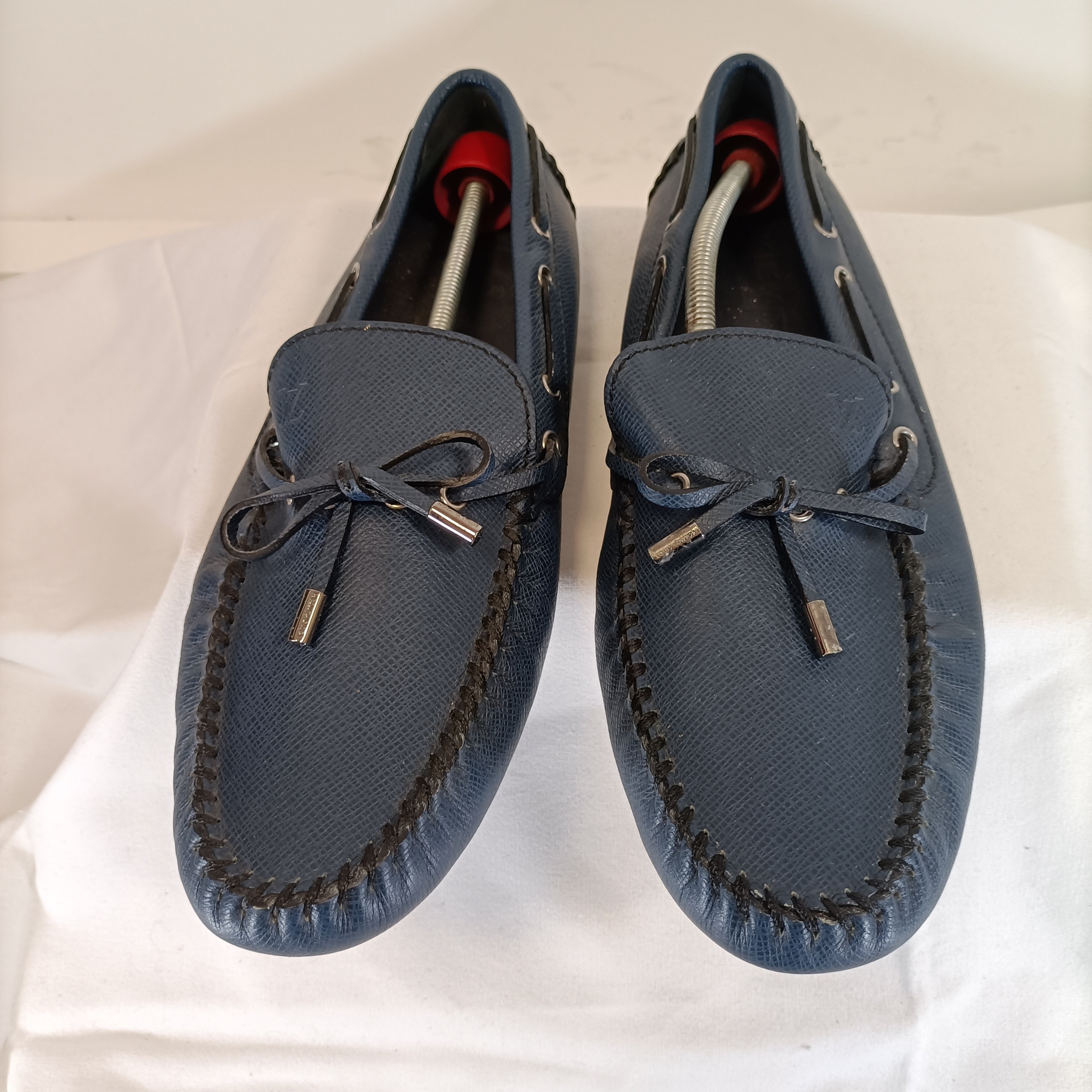 Voir photo 11 de Mocassins Louis Vuitton Hockenheim bleu cuir grainé homme Mocassins Louis Vuitton Hockenheim bleu cuir grainé homme Parfait état reconditionné photo 11