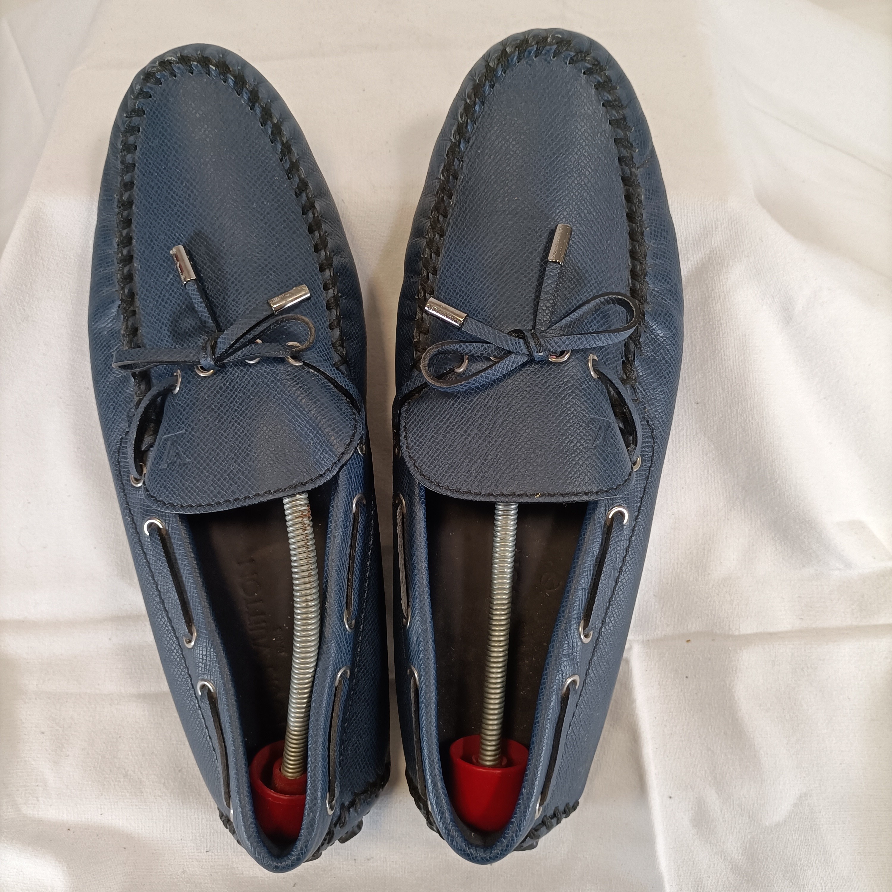 Voir photo 3 de Mocassins Louis Vuitton Hockenheim bleu cuir grainé homme Mocassins Louis Vuitton Hockenheim bleu cuir grainé homme Parfait état reconditionné photo 3