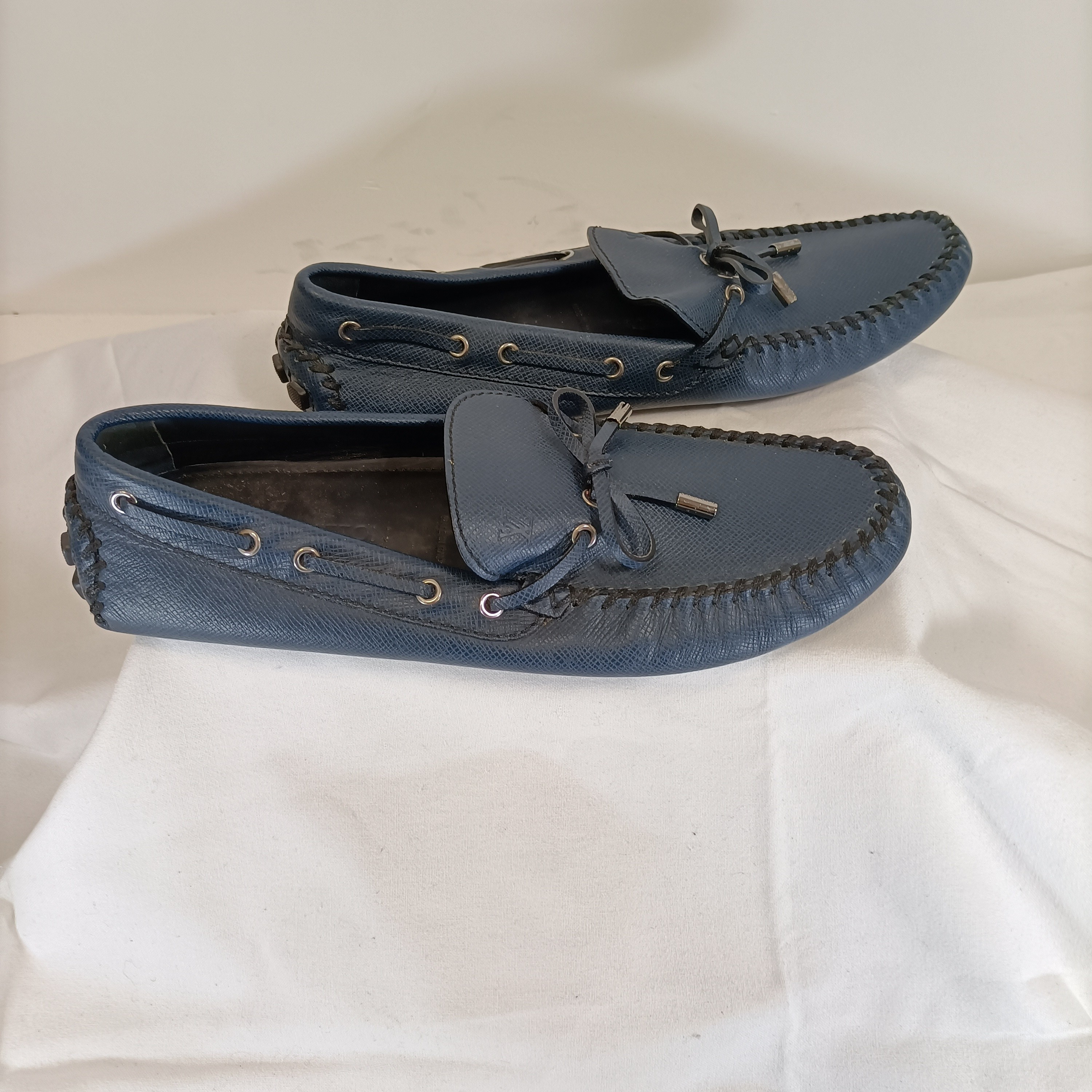 Voir photo 5 de Mocassins Louis Vuitton Hockenheim bleu cuir grainé homme Mocassins Louis Vuitton Hockenheim bleu cuir grainé homme Parfait état reconditionné photo 5