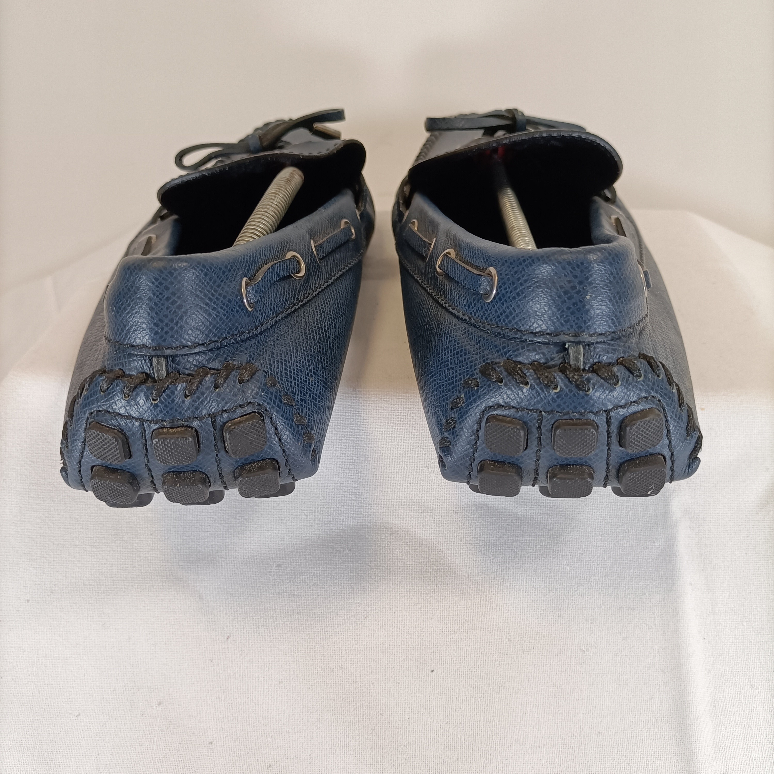 Voir photo 8 de Mocassins Louis Vuitton Hockenheim bleu cuir grainé homme Mocassins Louis Vuitton Hockenheim bleu cuir grainé homme Parfait état reconditionné photo 8