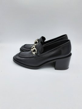 Mocassins Minelli noir de seconde main - 40,00 € Mocassins Minelli noir de seconde main Minelli reconditionné disponible sur Claquettes Market