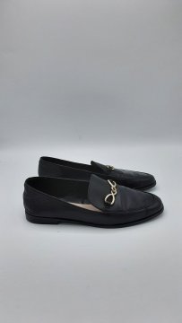 Mocassins noir de seconde main - 15,00 € Mocassins noir de seconde main Zara reconditionné disponible sur Claquettes Market