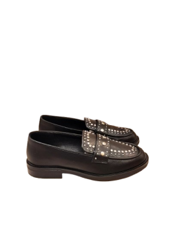 Mocassins noirs de seconde main de la marque Eram - 30,00 € Mocassins noirs de seconde main de la marque Eram reconditionné disponible sur Claquettes Market